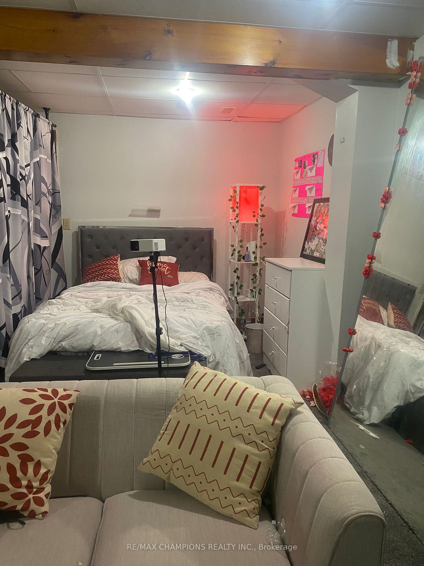 1411 Beaverbrook Crt