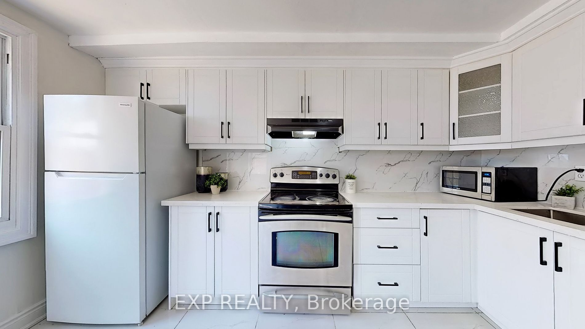 324 French St