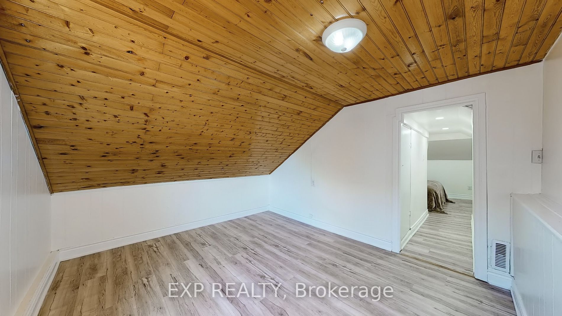 324 French St