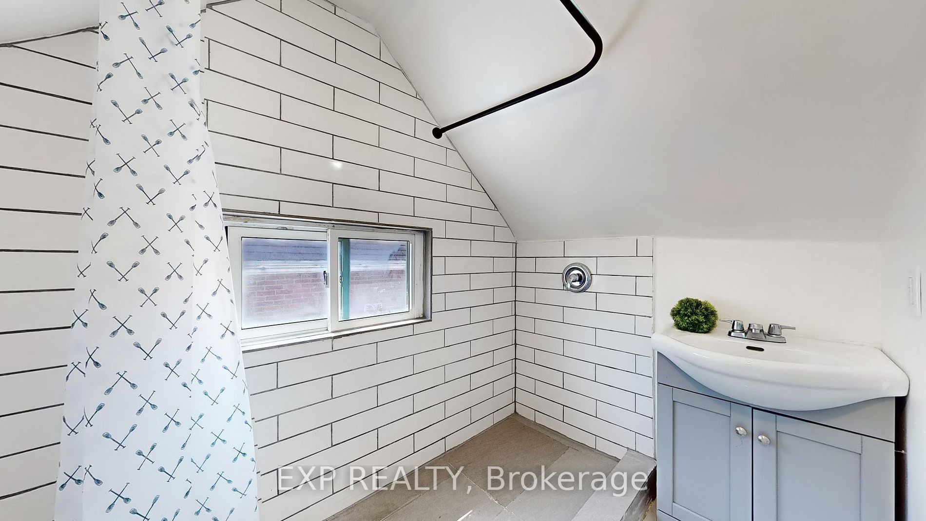 324 French St