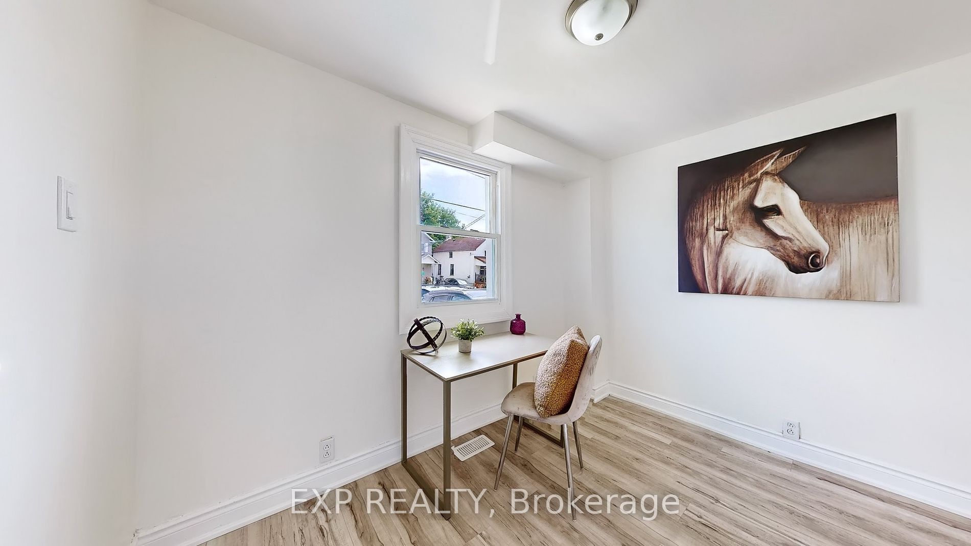 324 French St