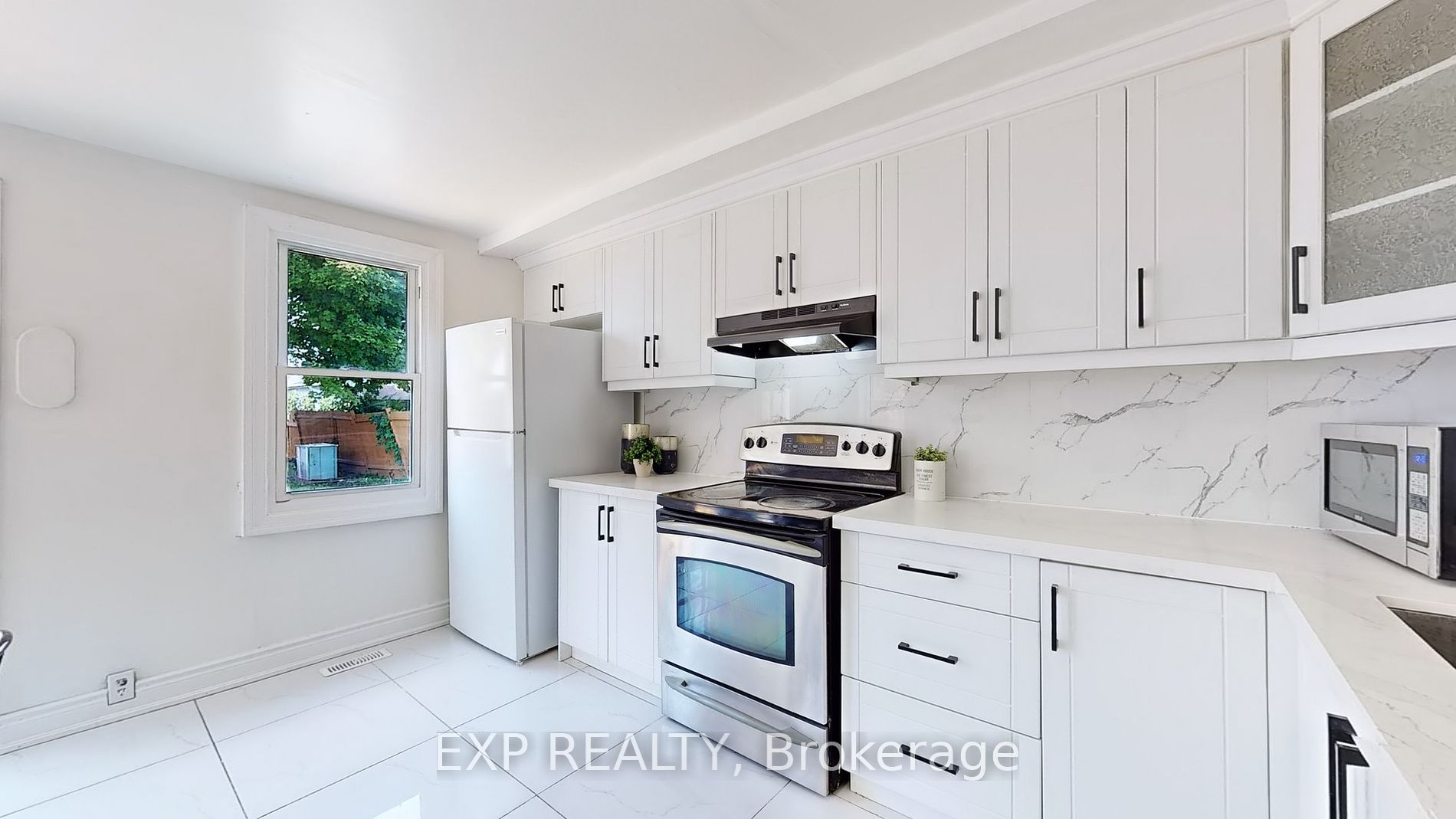 324 French St