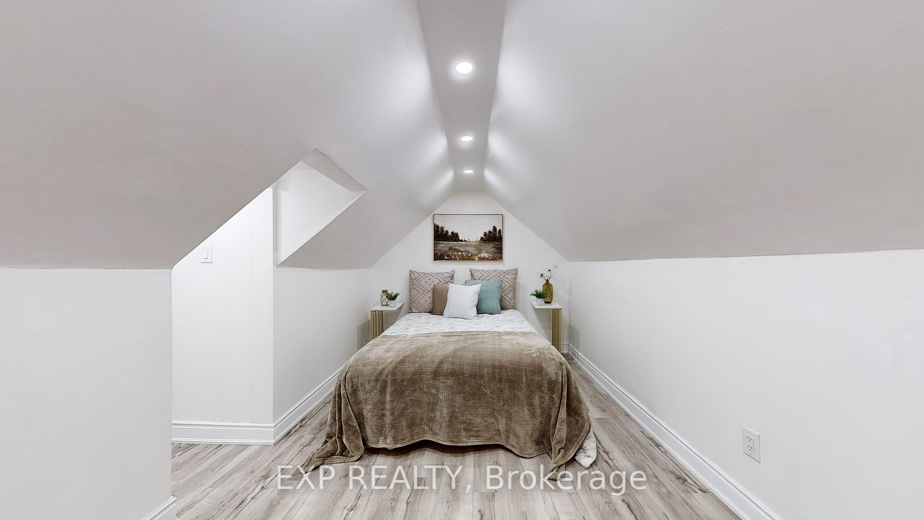 324 French St