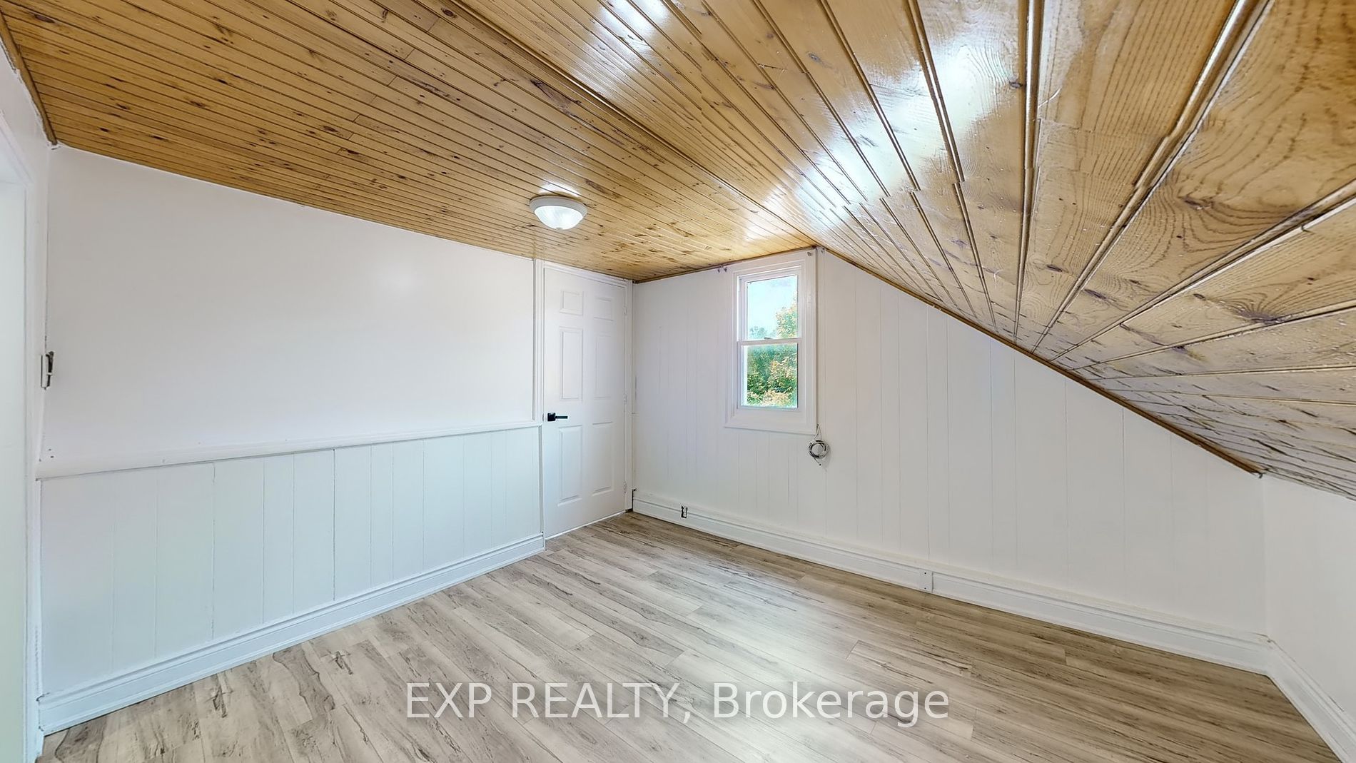 324 French St