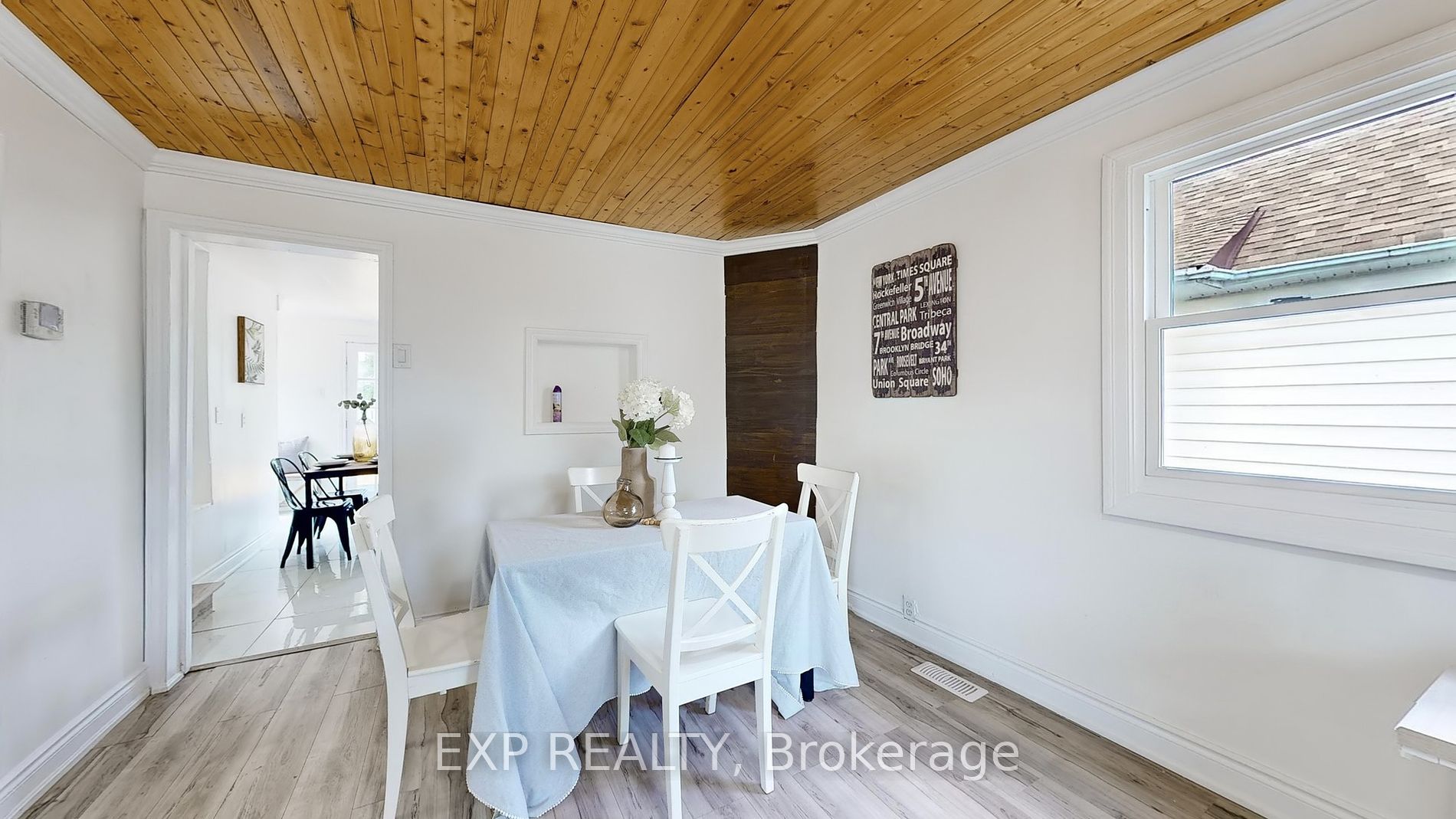 324 French St