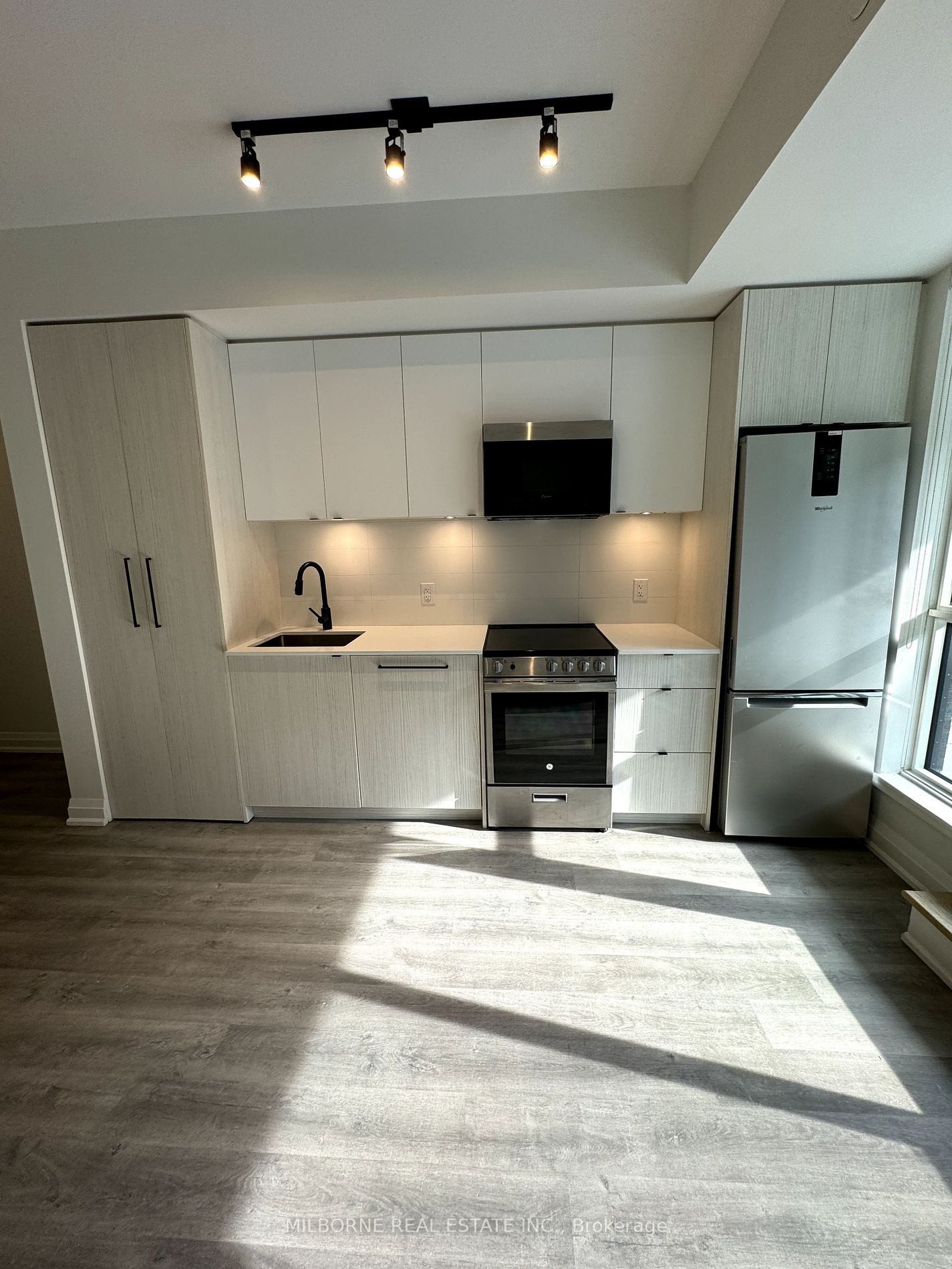 2369 Danforth Ave, #219