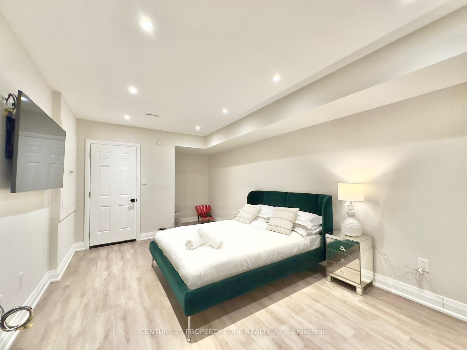 159 Boultbee Ave