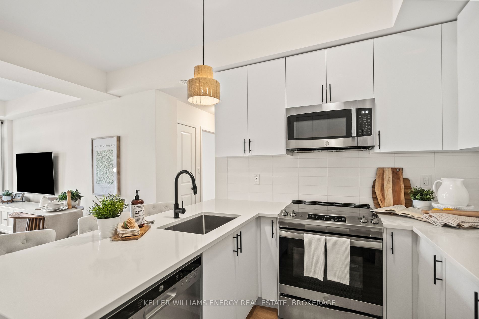2550 Castlegate Crossing, #302