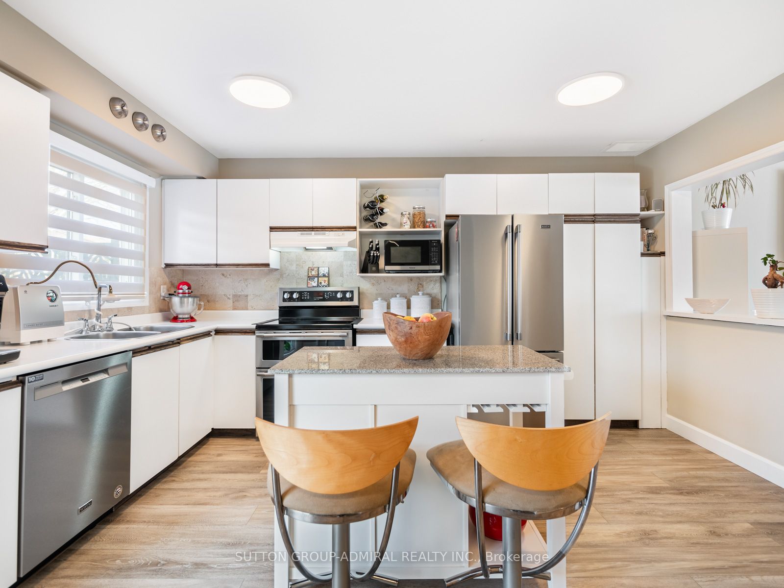 1934 Malden Cres