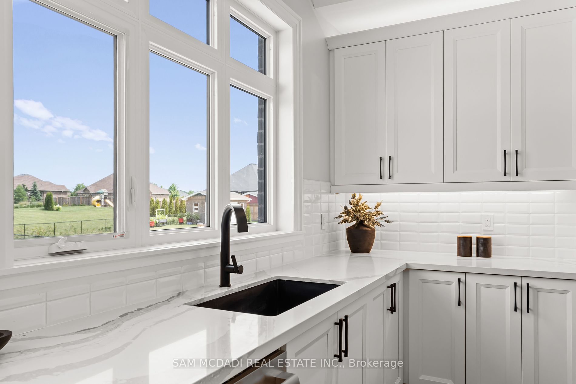46 Charles Tilley Cres