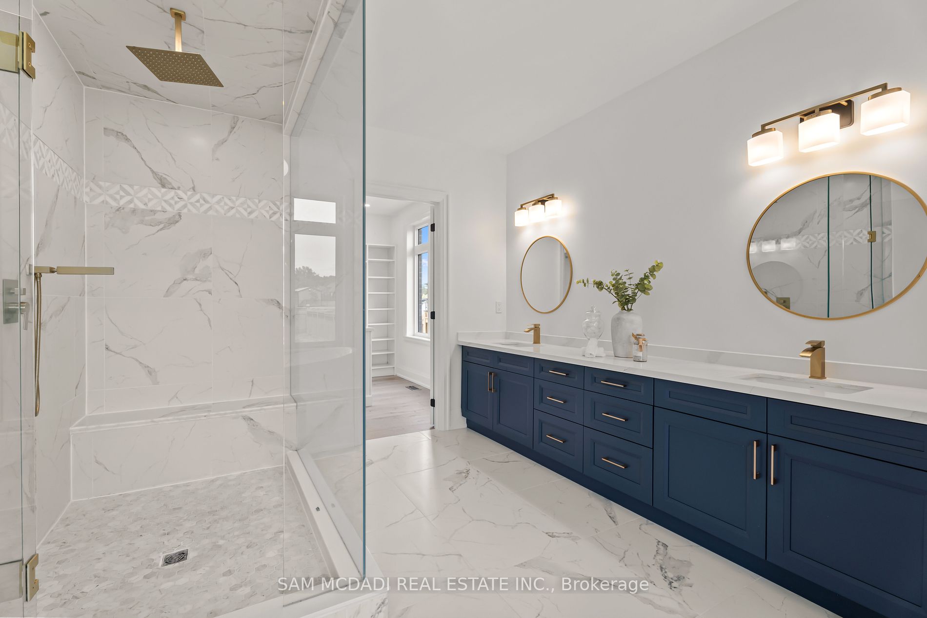 46 Charles Tilley Cres