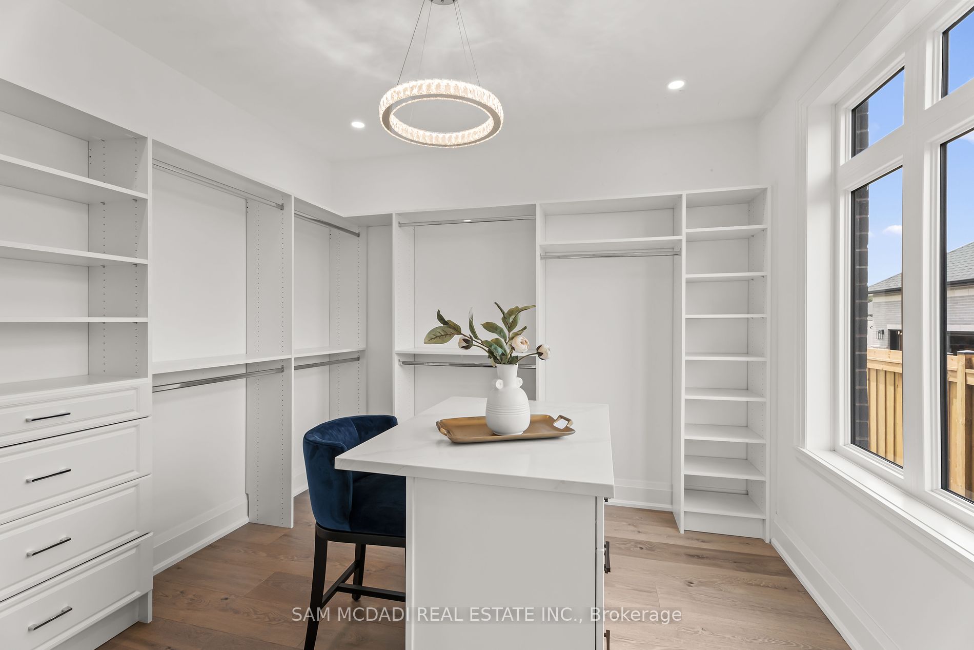 46 Charles Tilley Cres