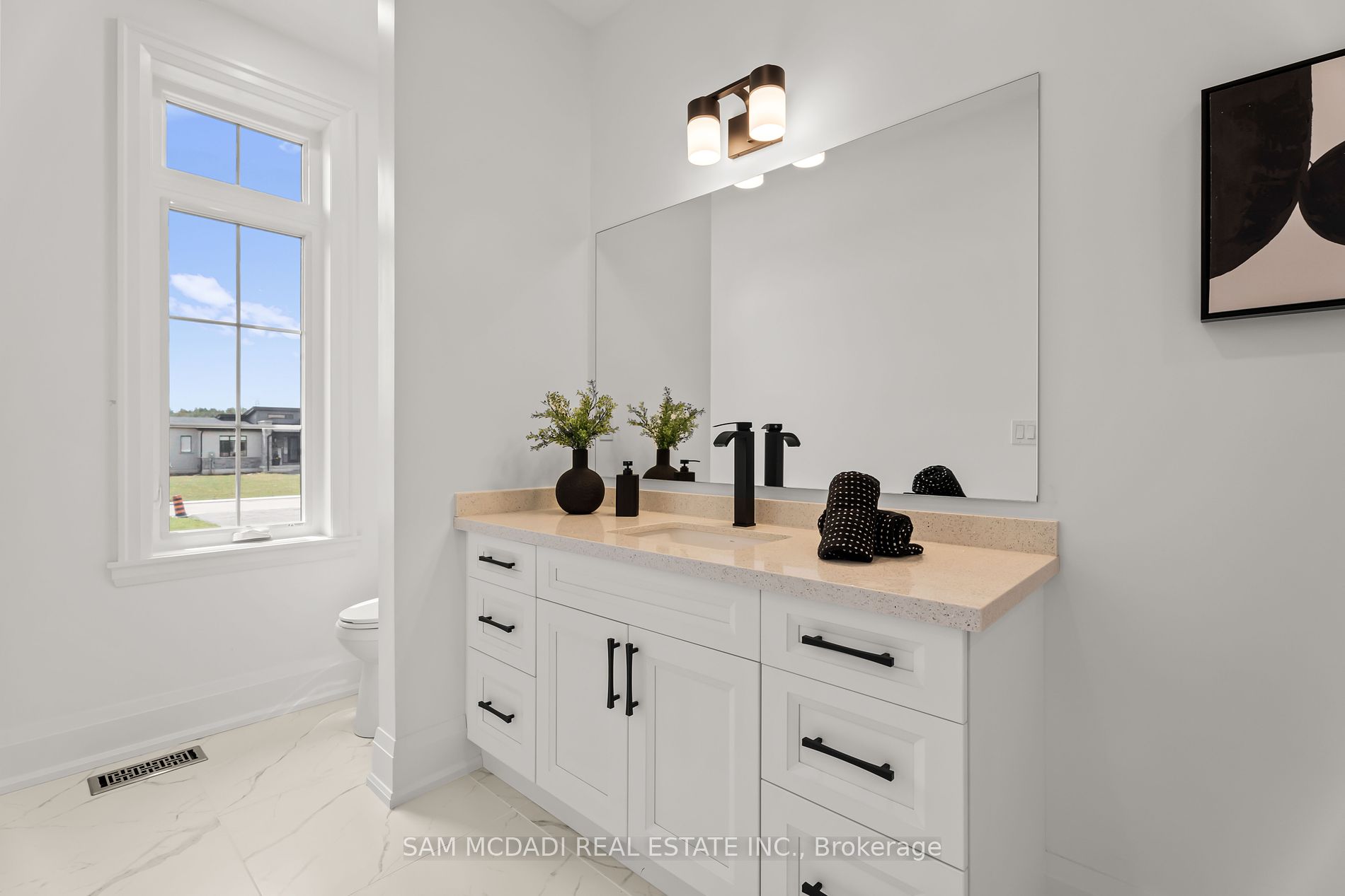 46 Charles Tilley Cres