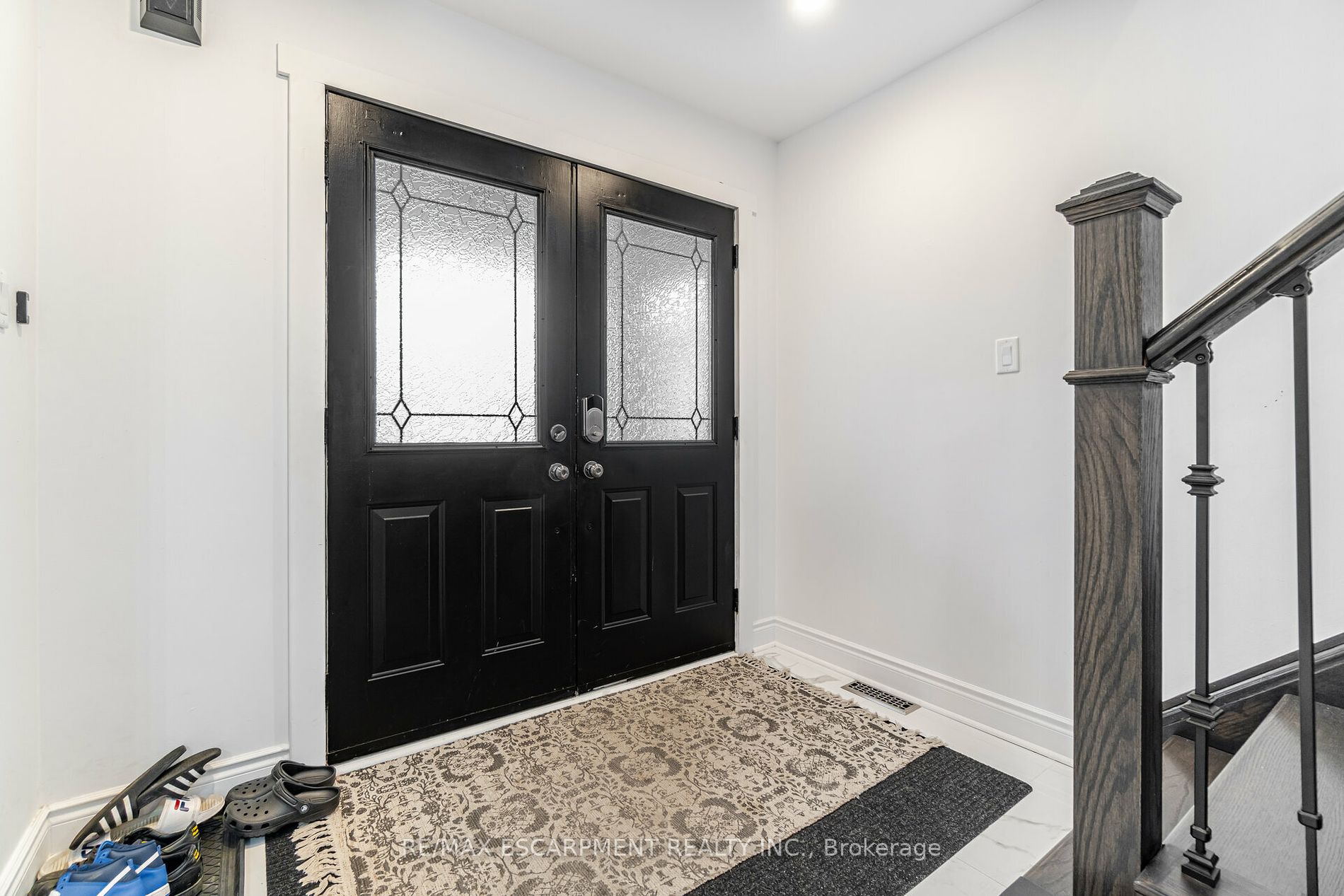 77 Lownie Crt
