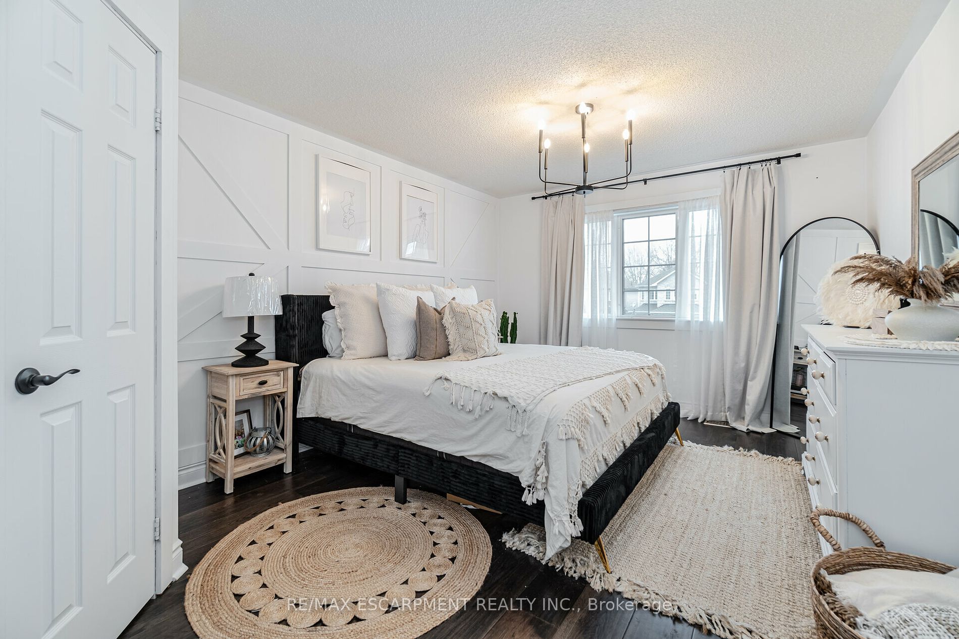77 Lownie Crt