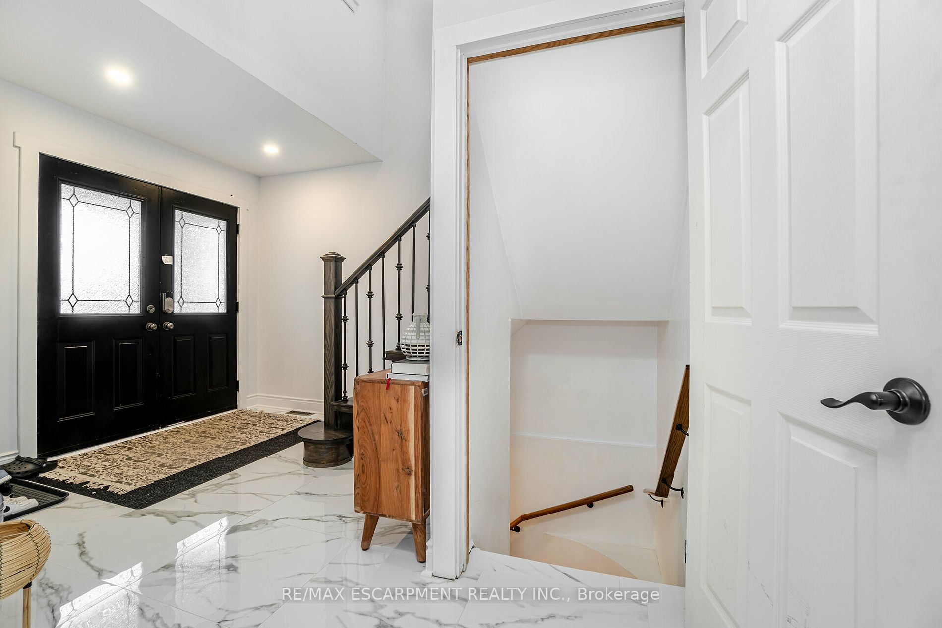 77 Lownie Crt
