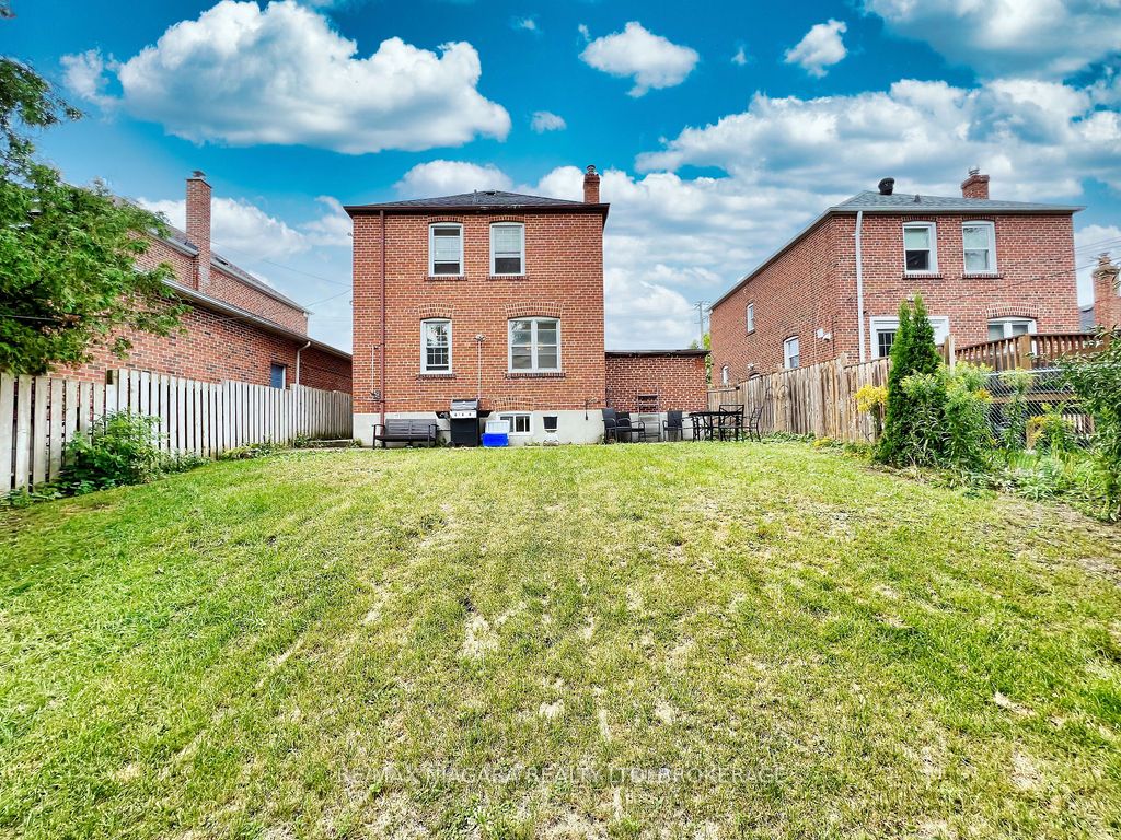 79 Clonmore Dr