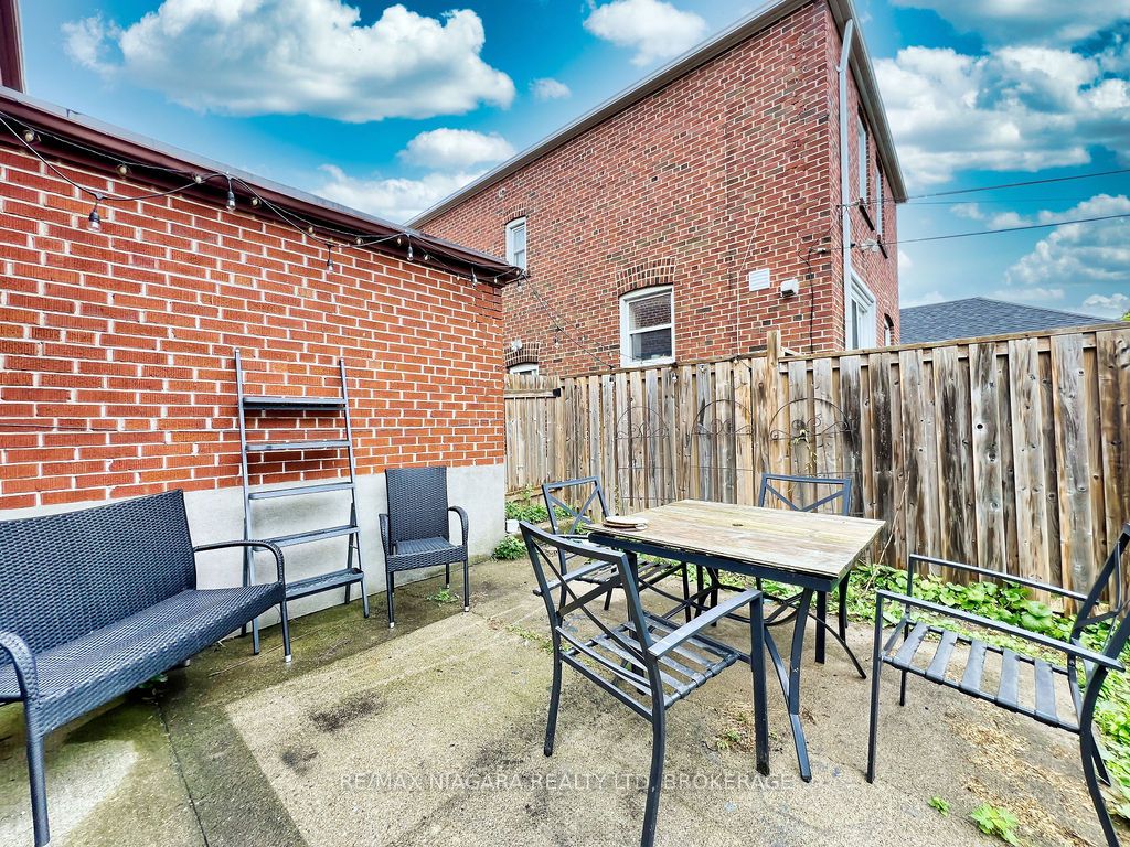 79 Clonmore Dr