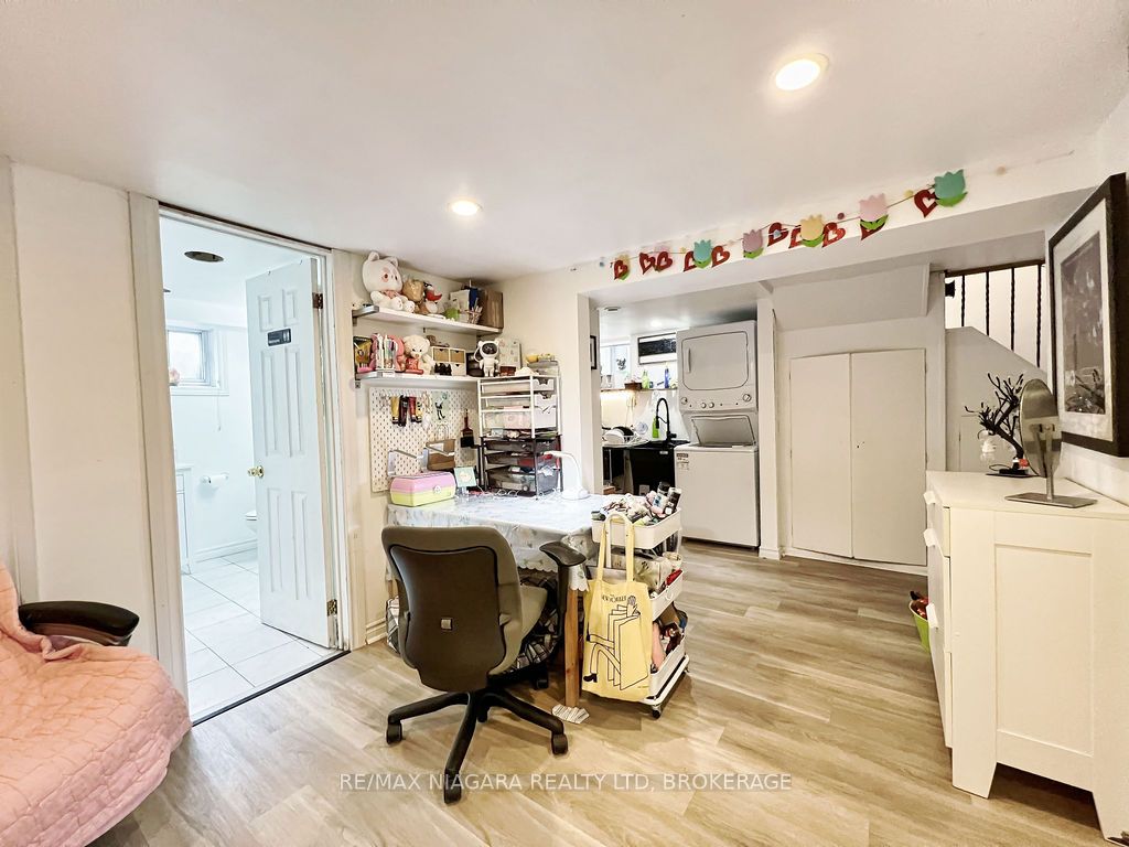79 Clonmore Dr