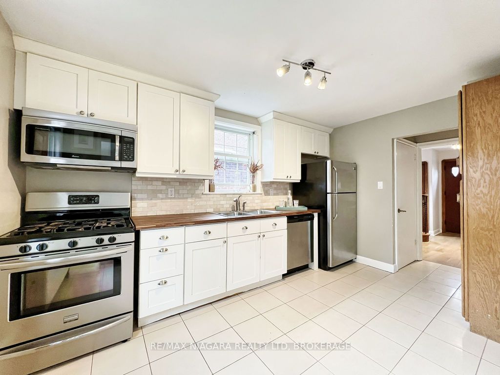 79 Clonmore Dr