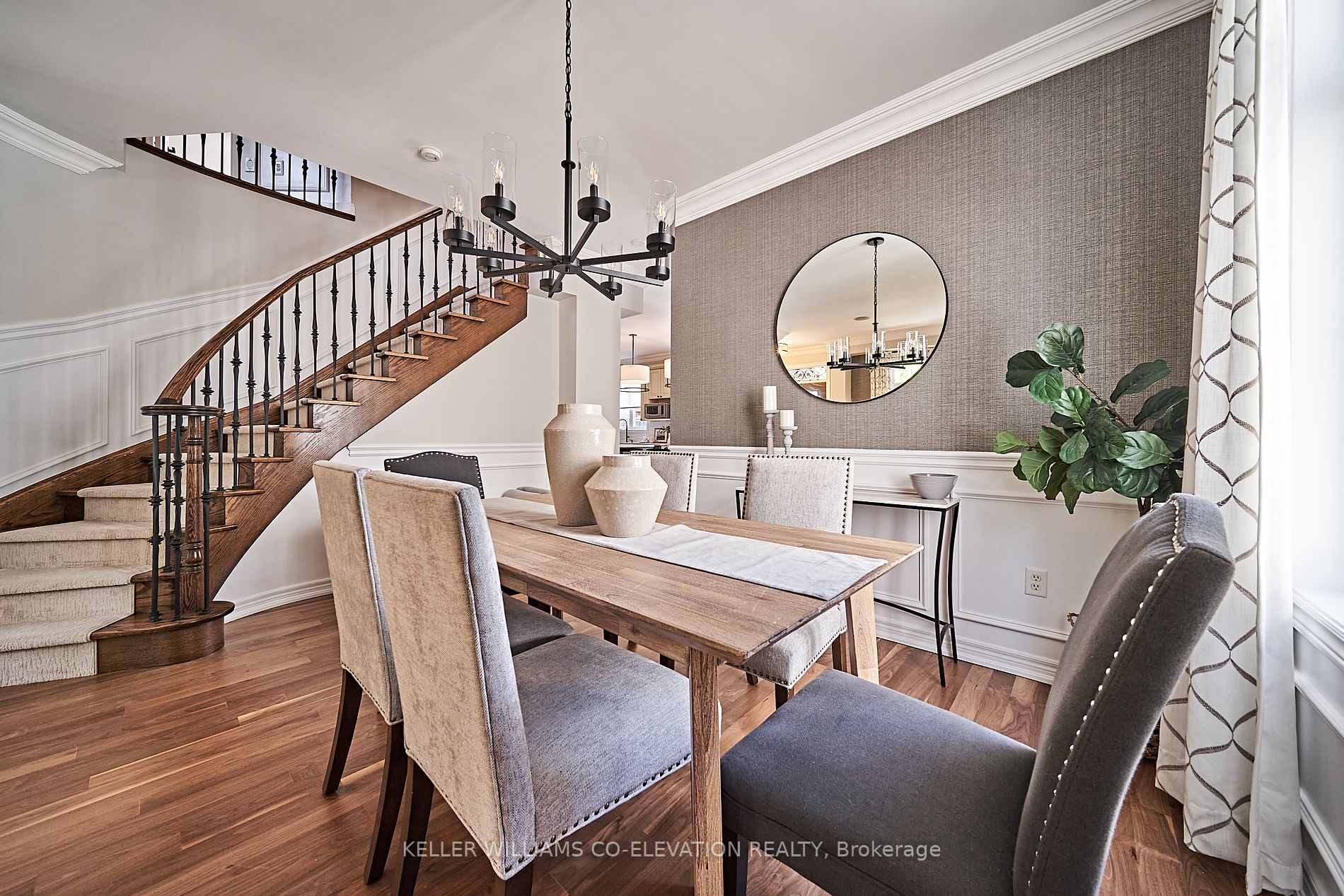 24 Rainbow Cres