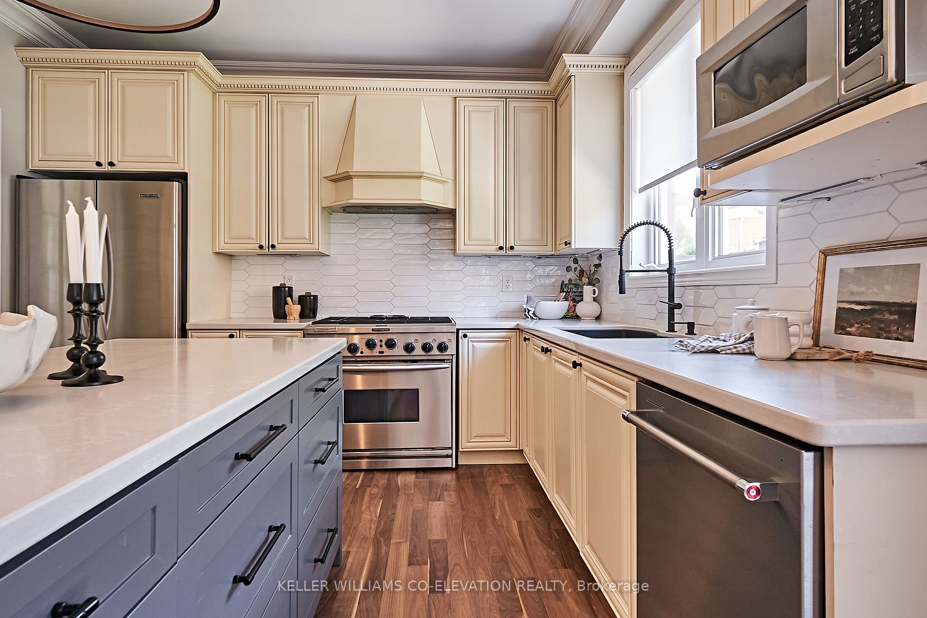 24 Rainbow Cres