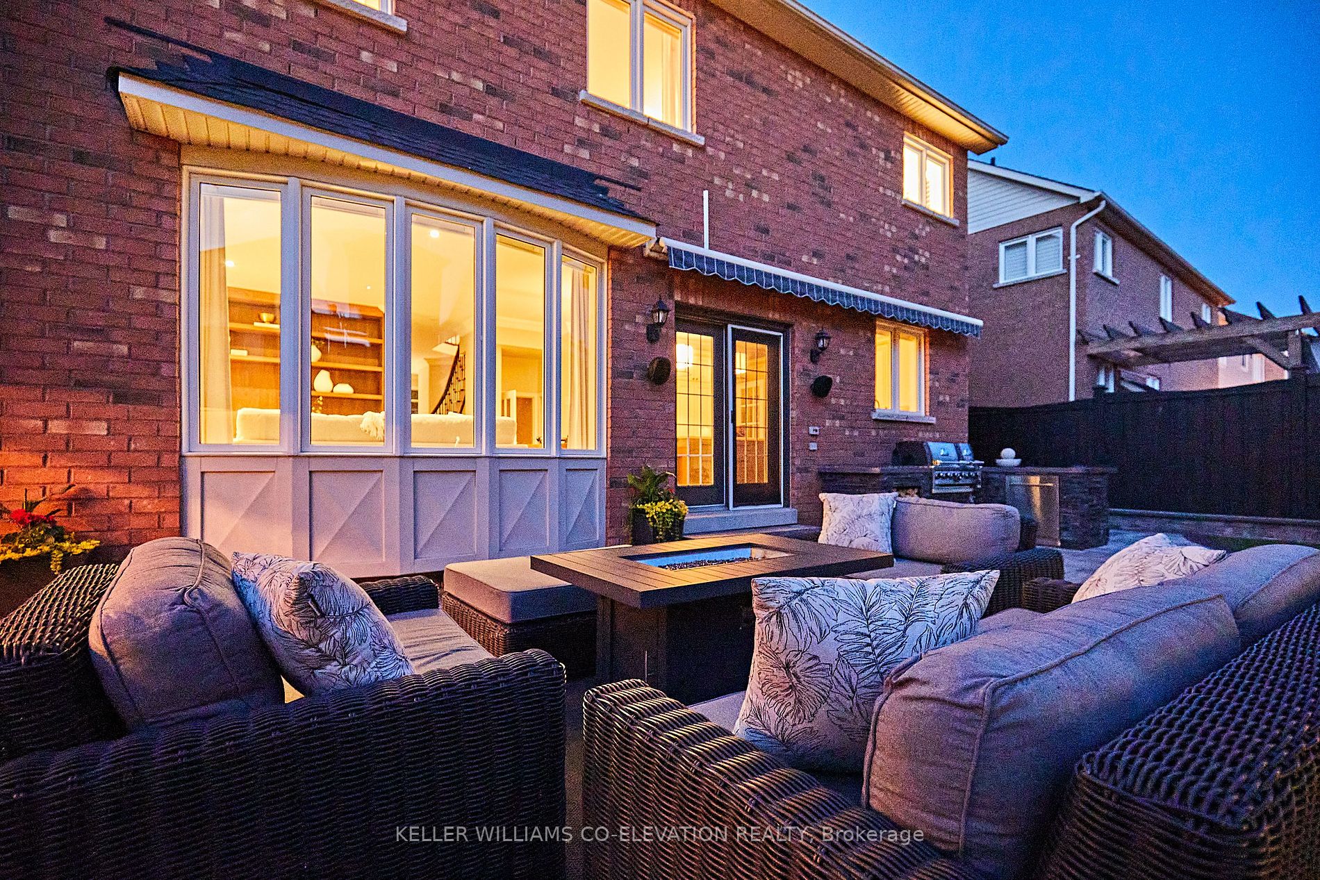 24 Rainbow Cres