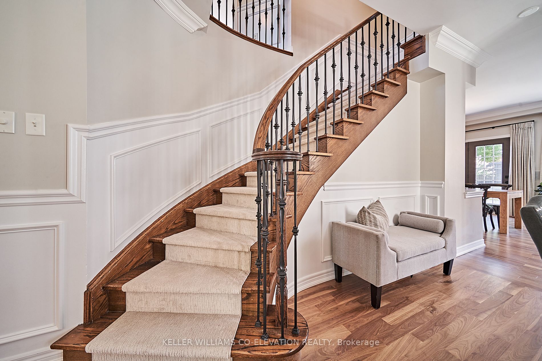24 Rainbow Cres