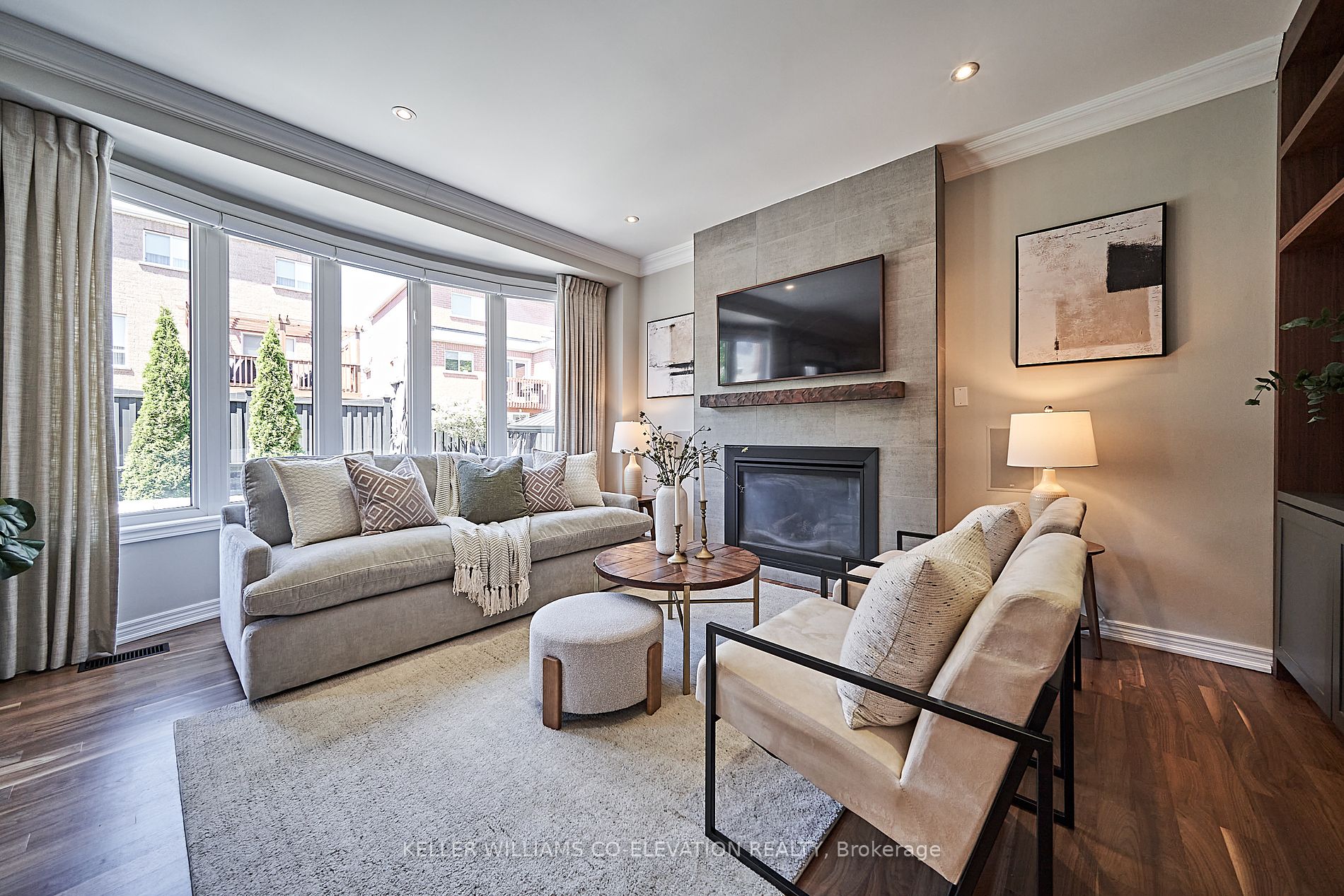 24 Rainbow Cres