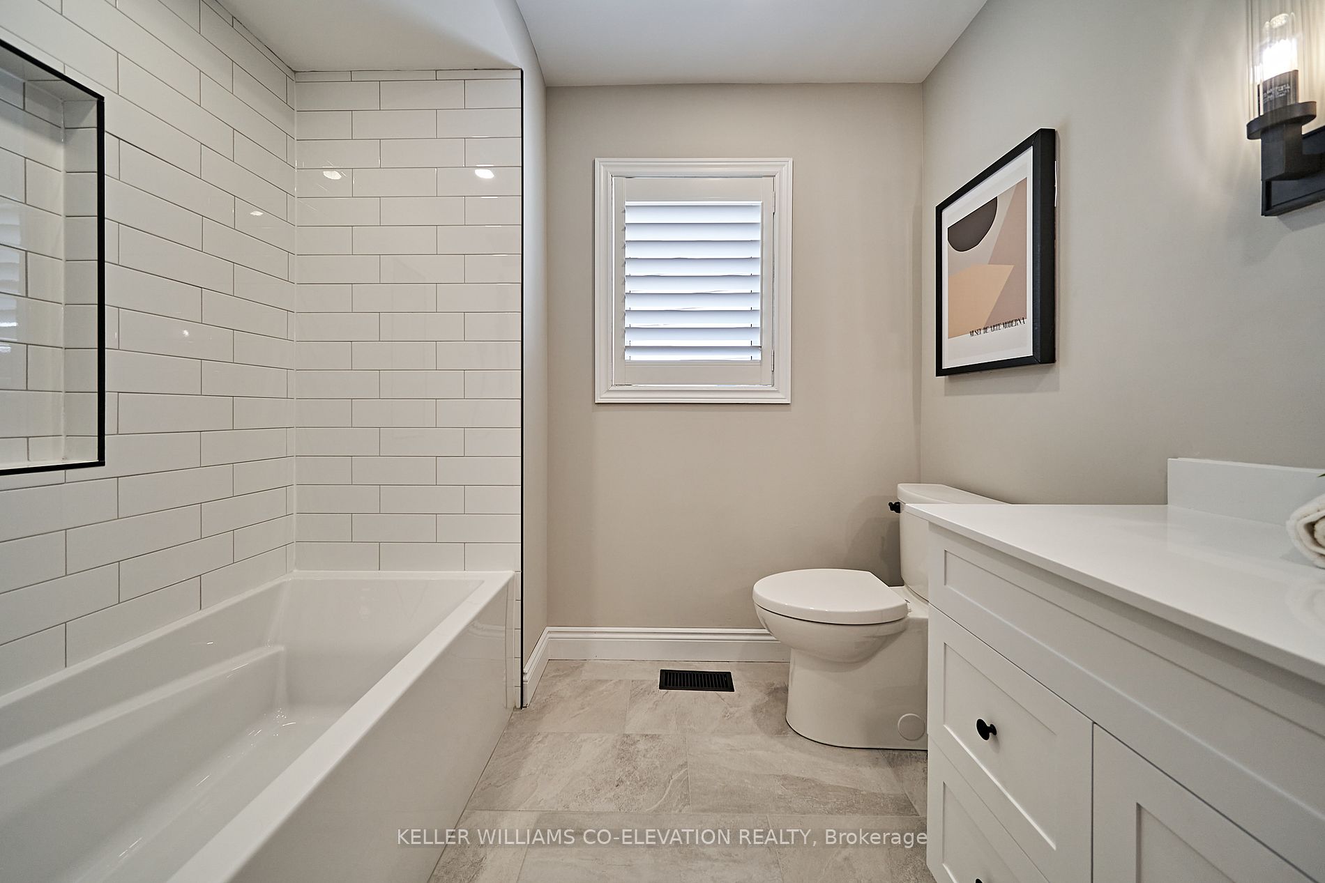 24 Rainbow Cres