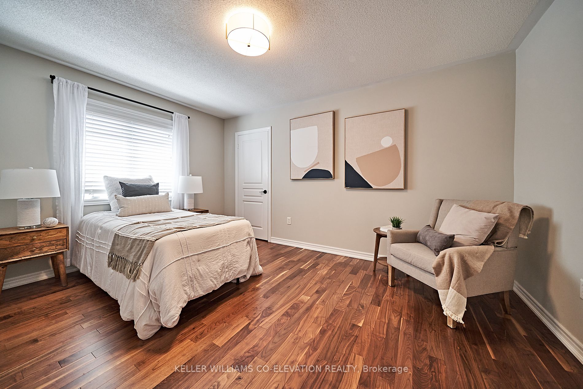24 Rainbow Cres