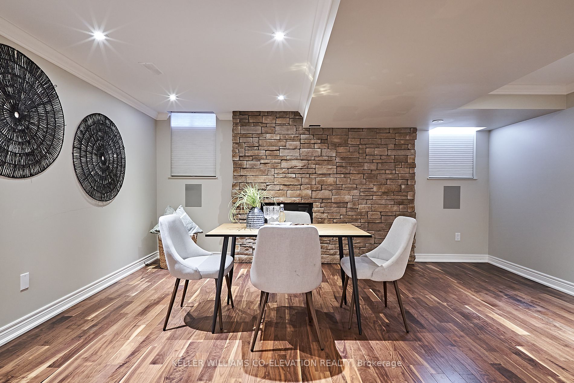24 Rainbow Cres