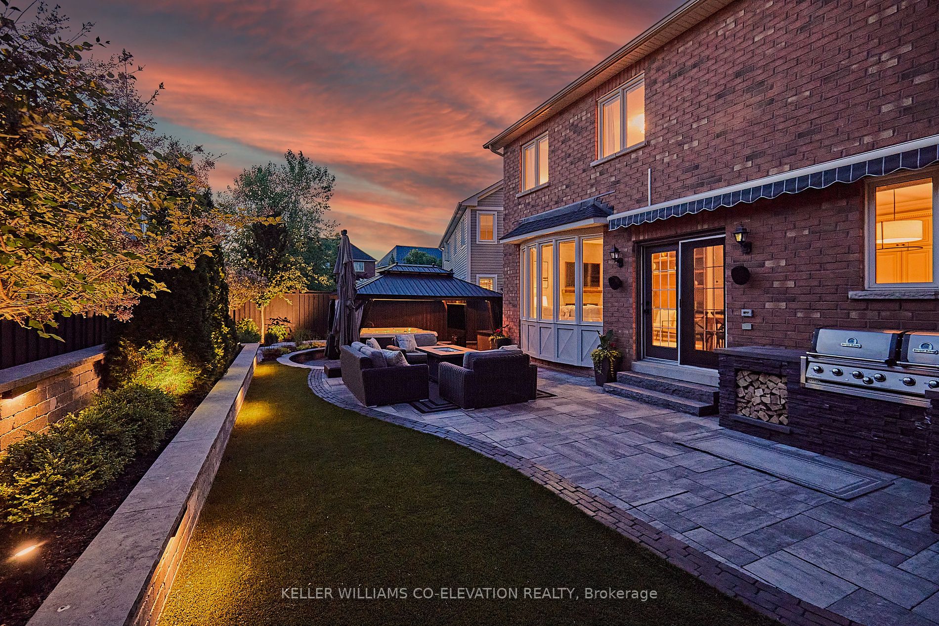 24 Rainbow Cres
