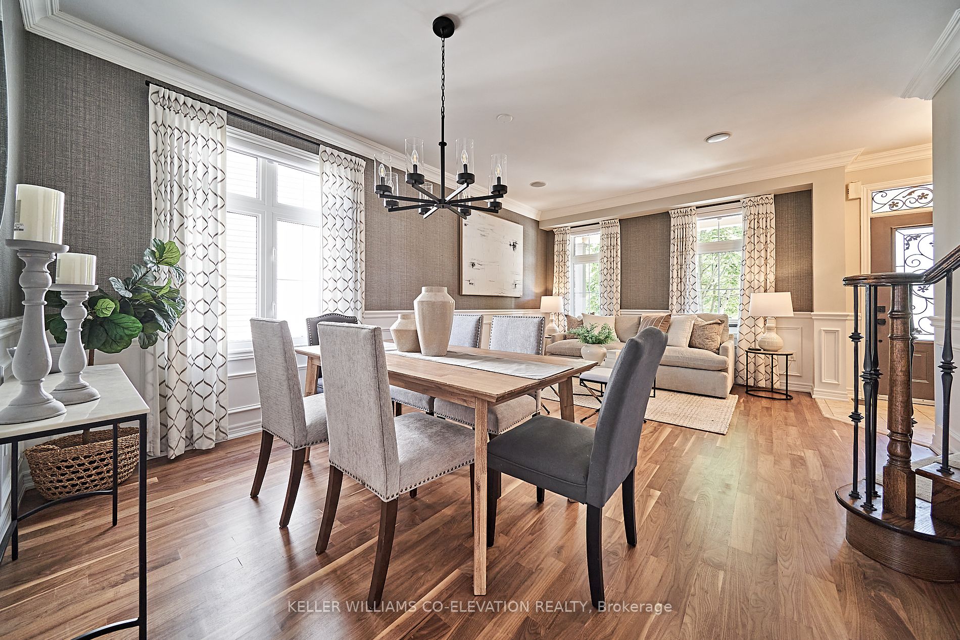 24 Rainbow Cres