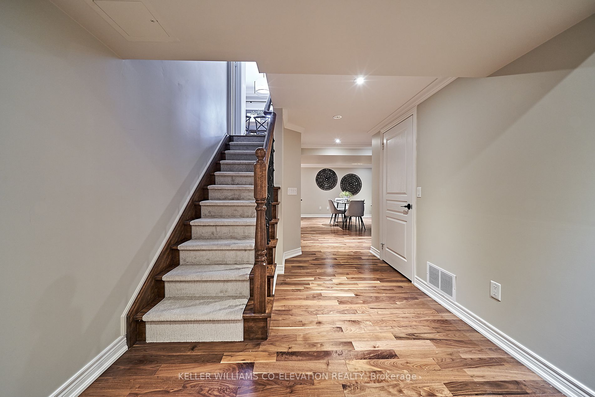 24 Rainbow Cres