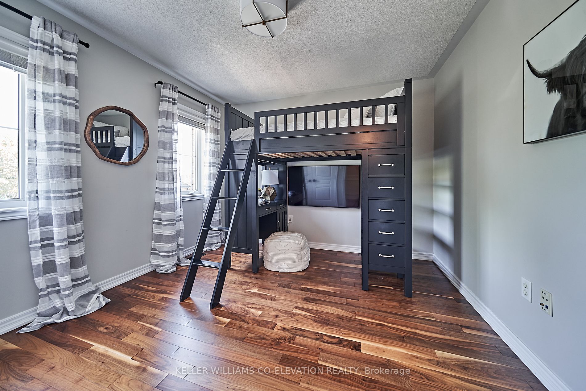24 Rainbow Cres
