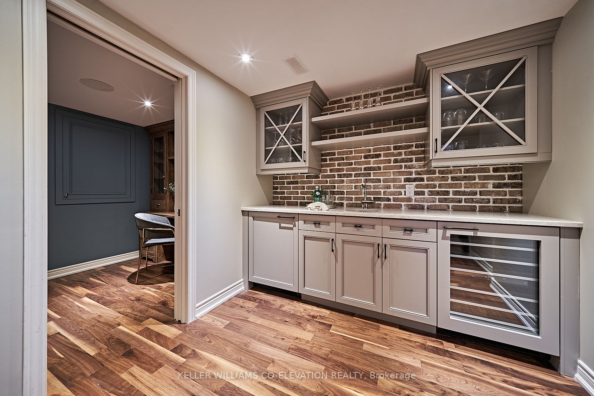 24 Rainbow Cres