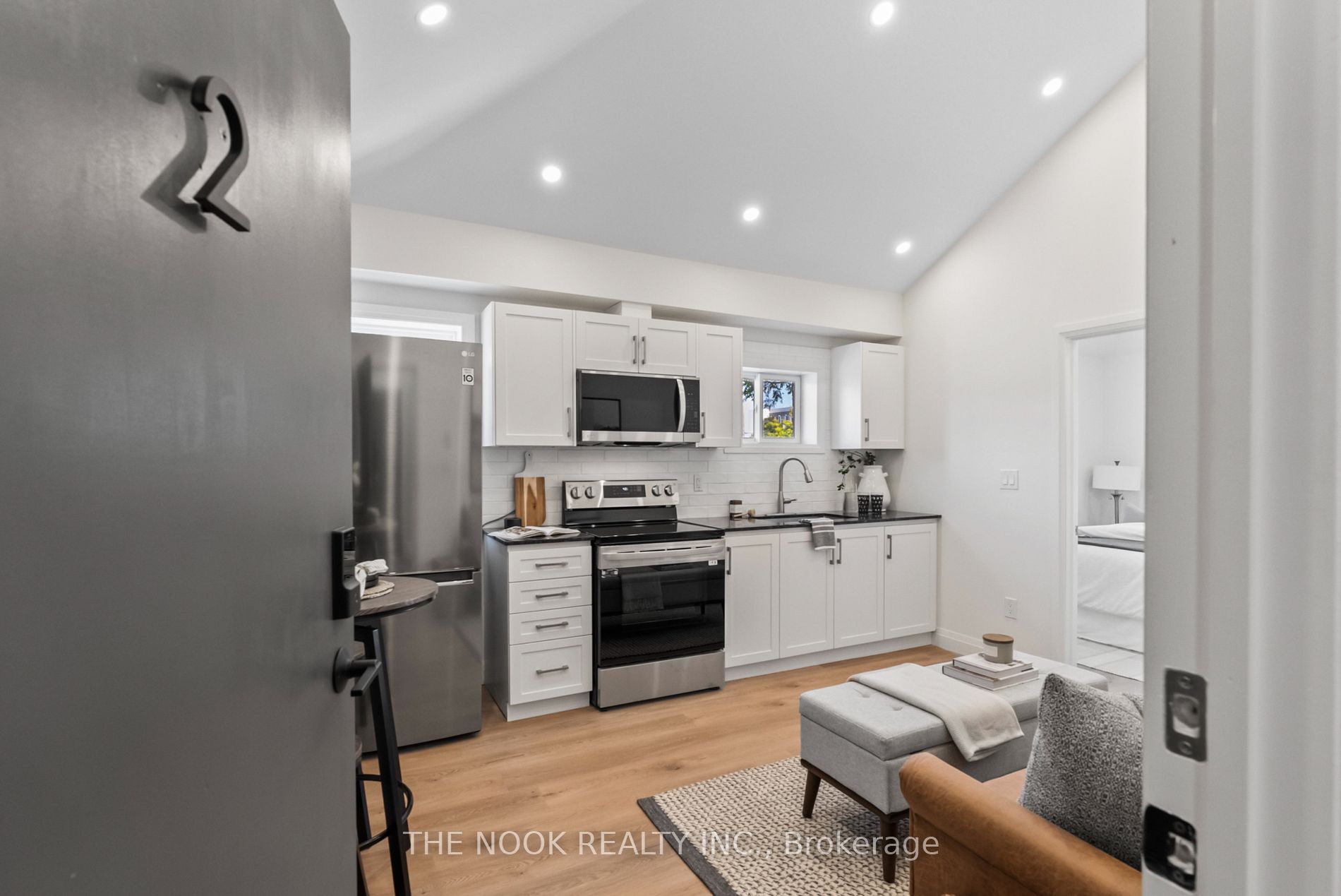 44 Colborne St E