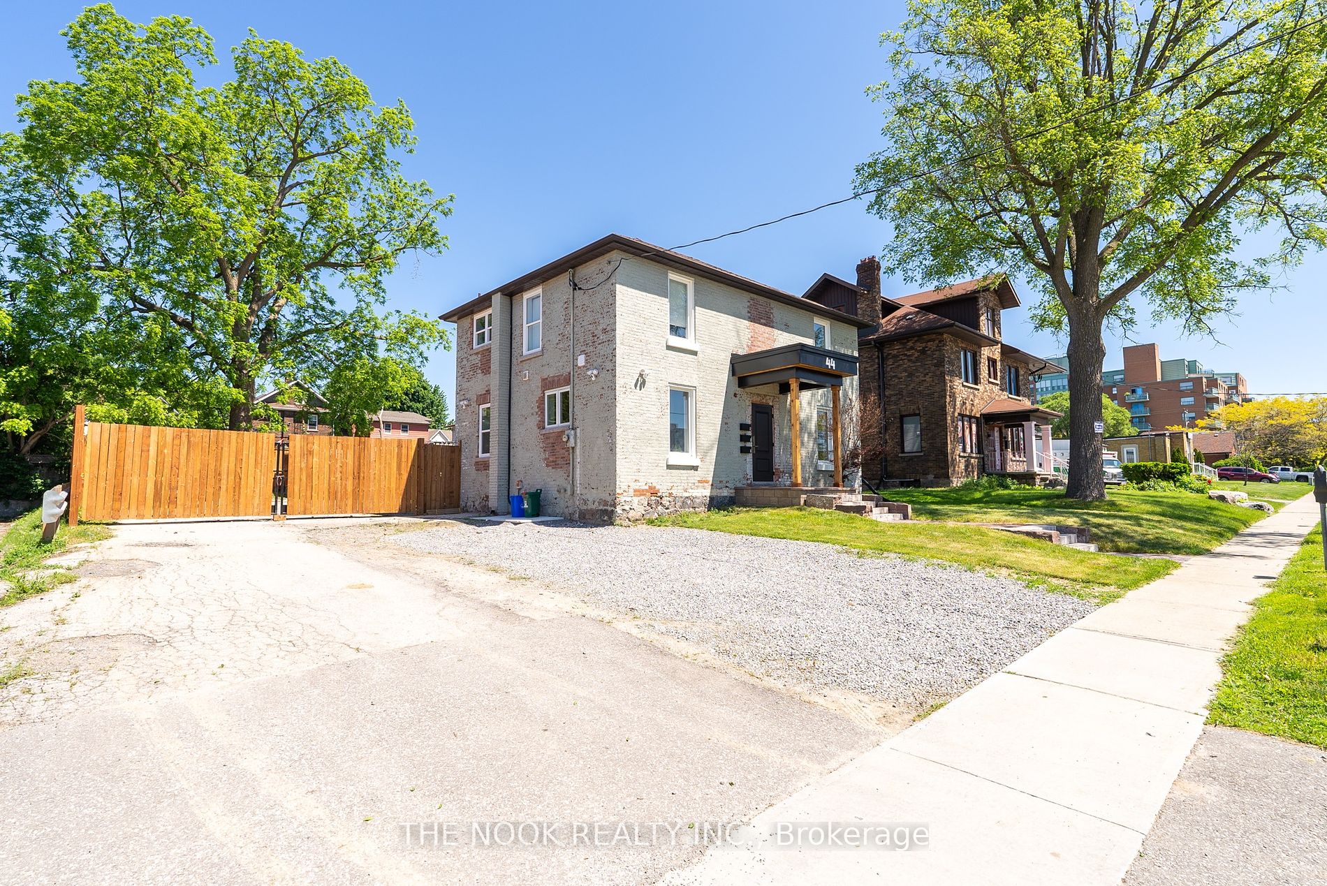 44 Colborne St E