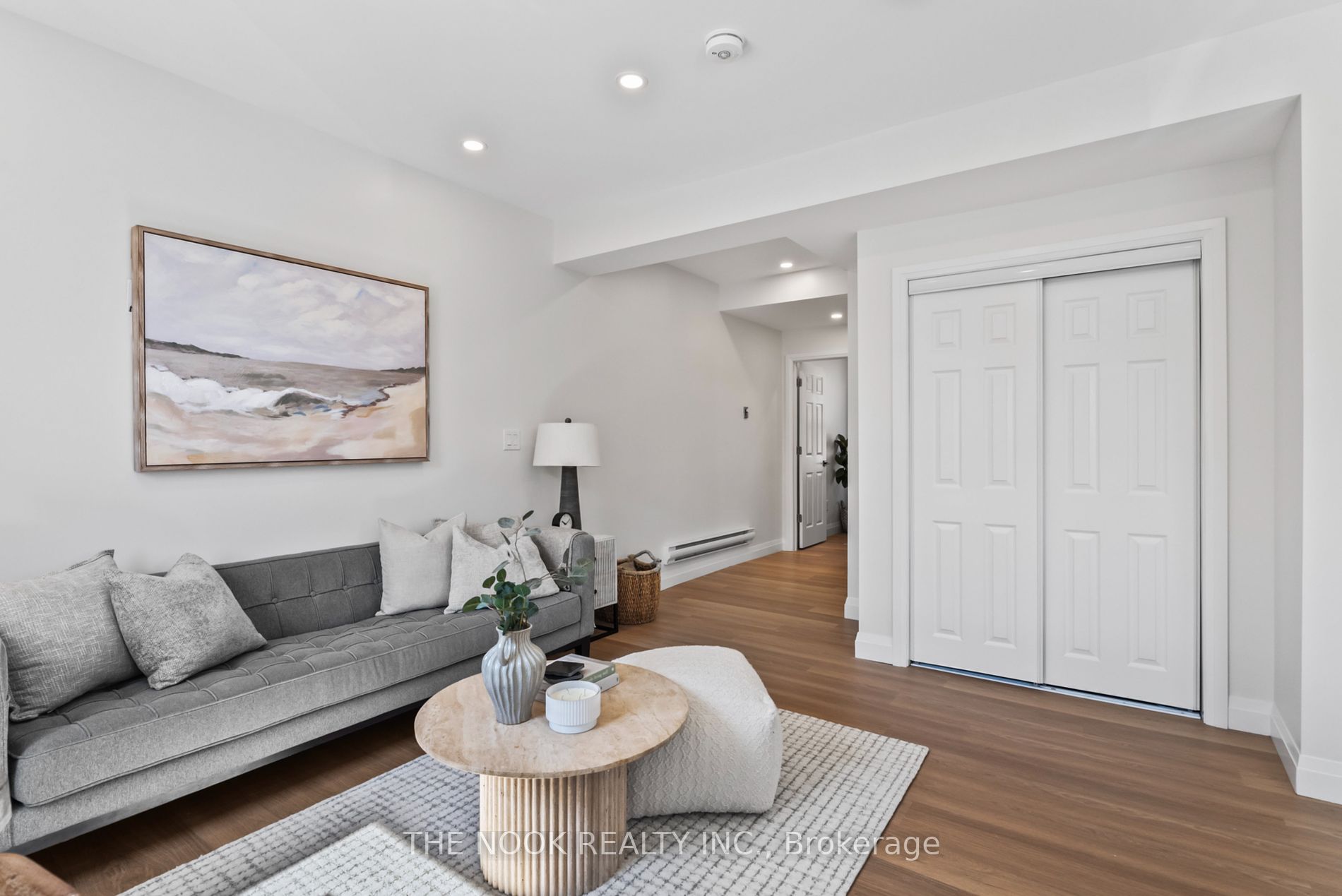 44 Colborne St E