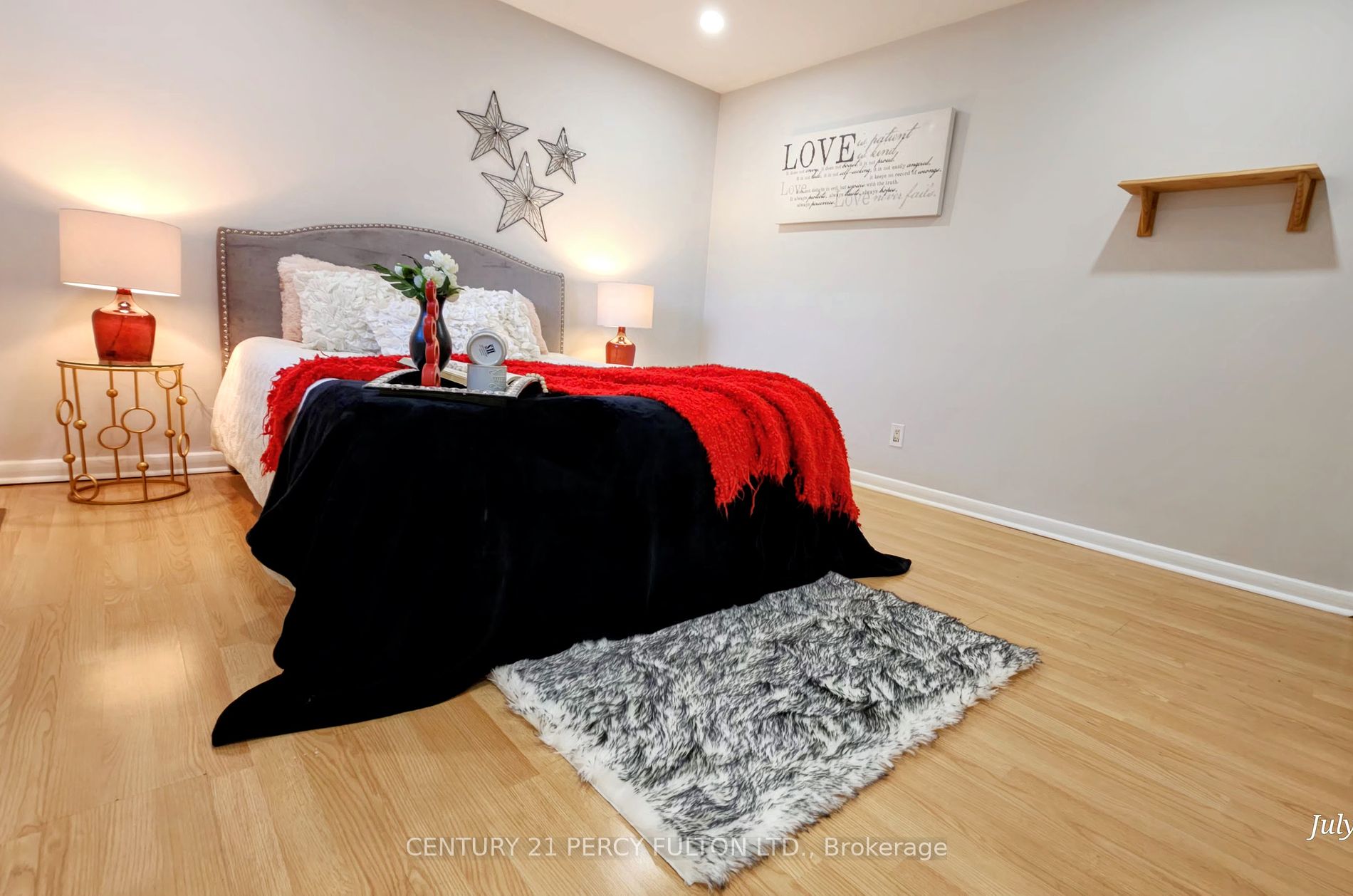 869 Scarborough Golf Club Rd