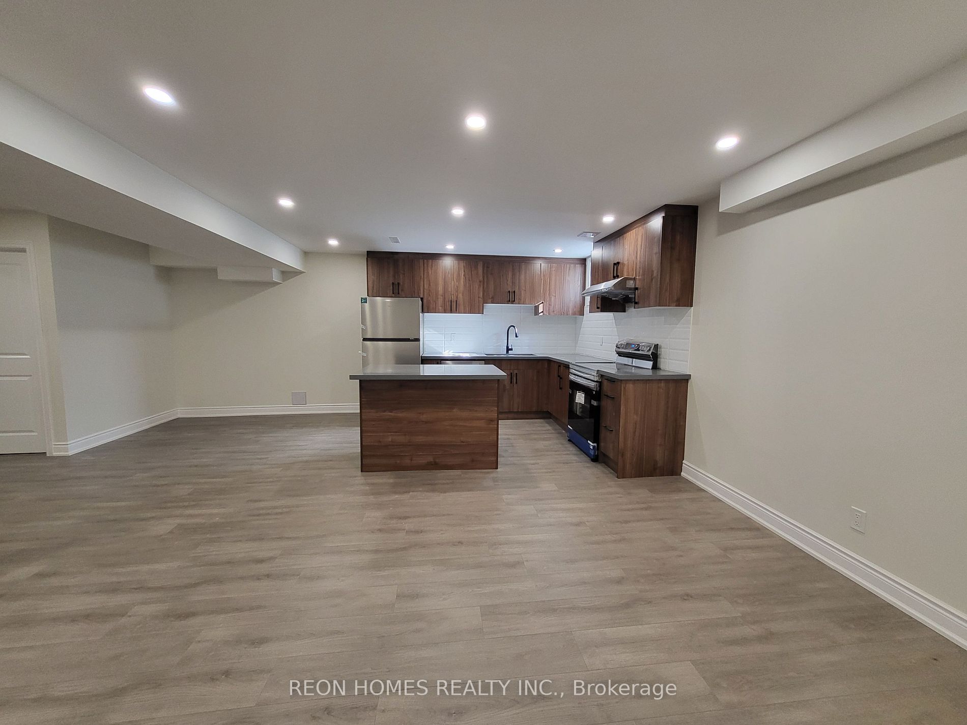 2142 Saffron Dr