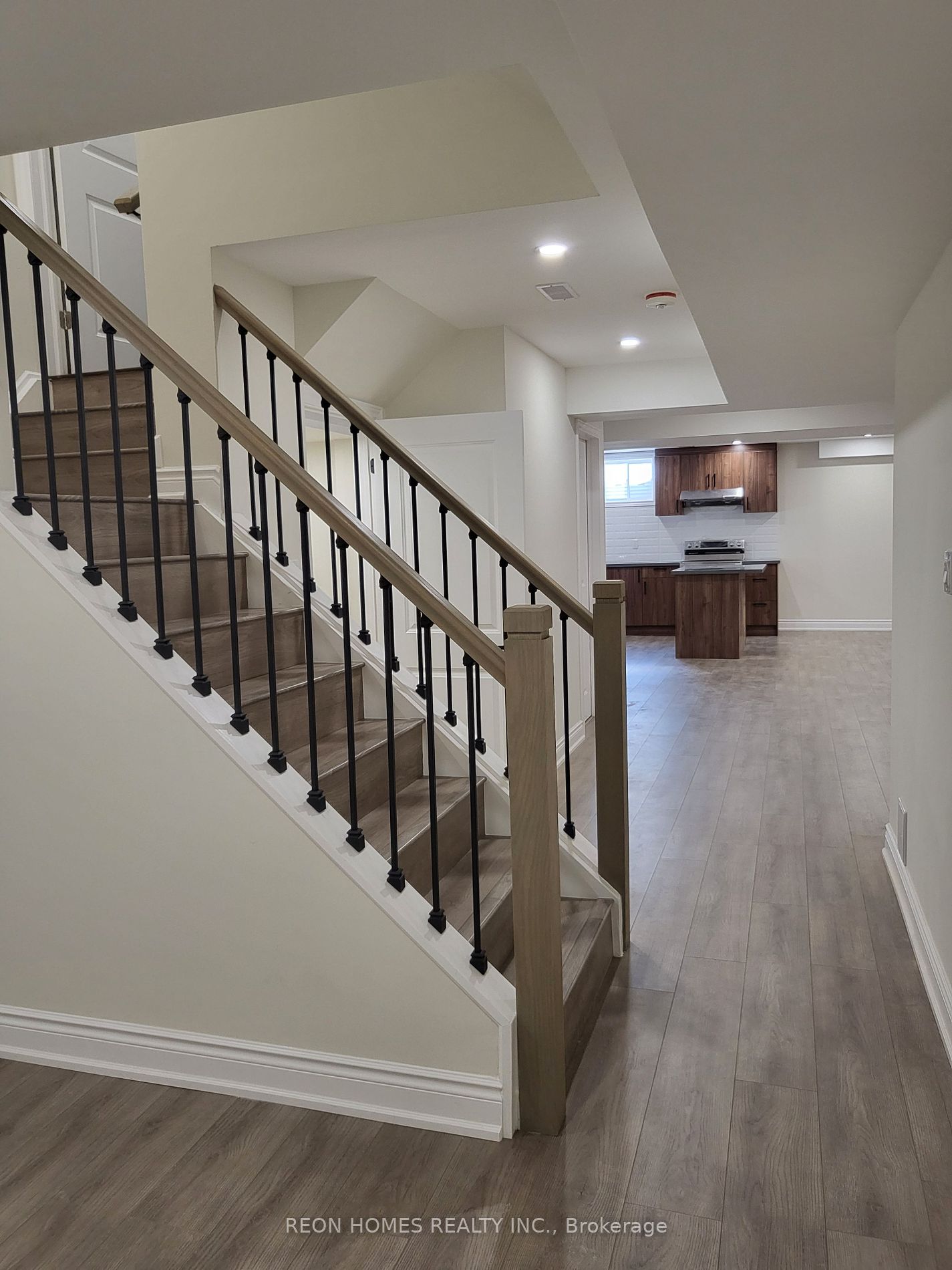 2142 Saffron Dr