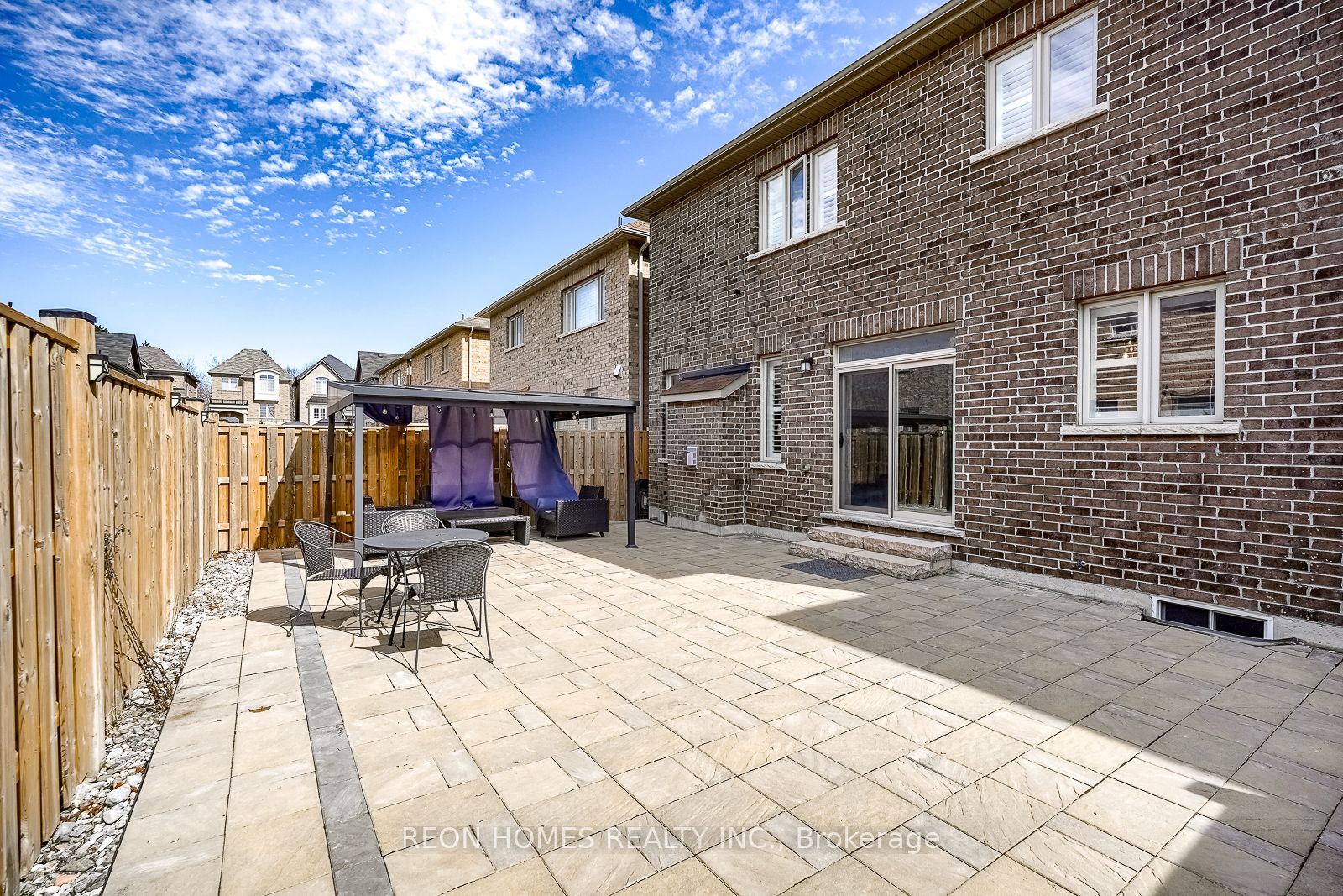 2142 Saffron Dr