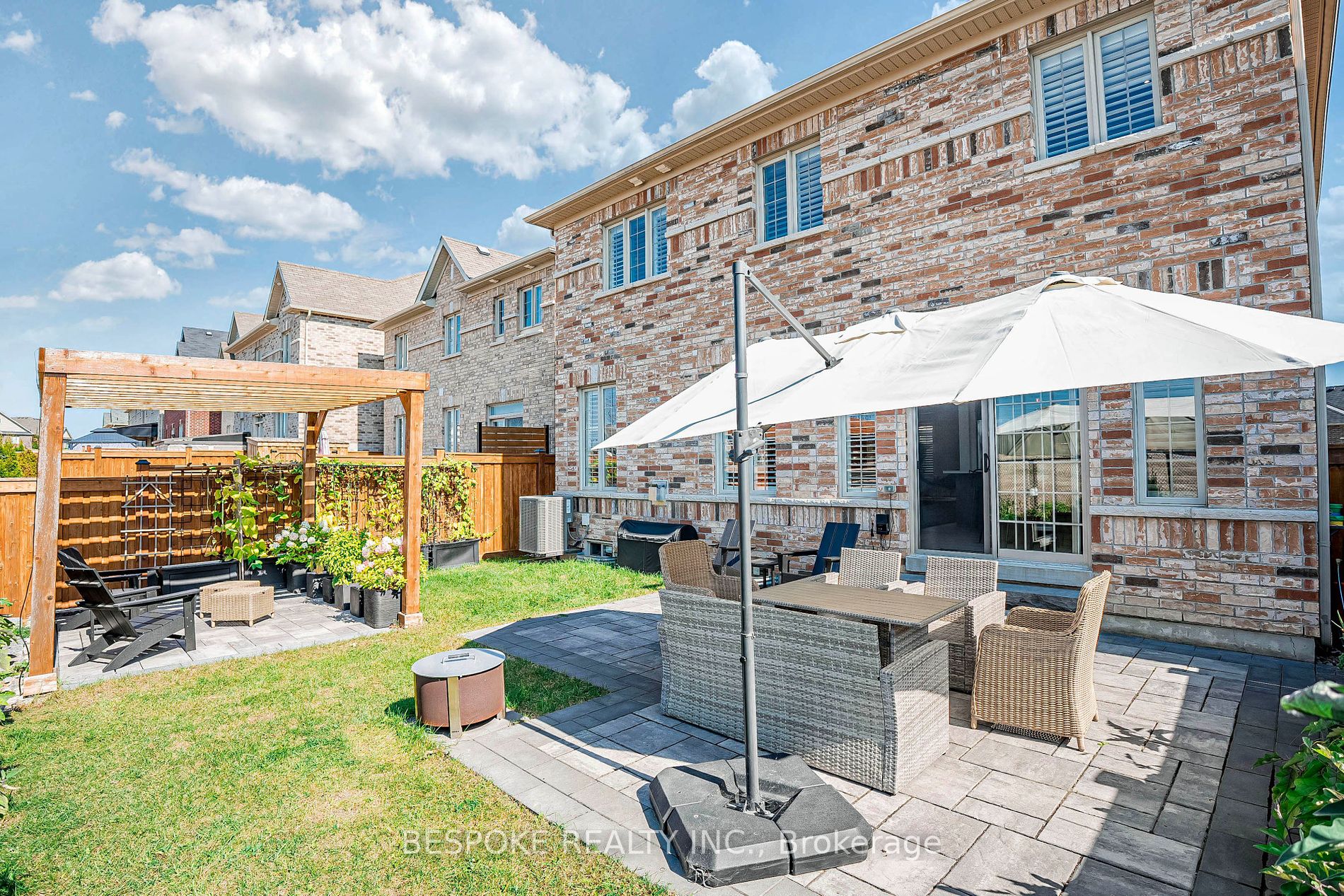 136 Hurst Dr