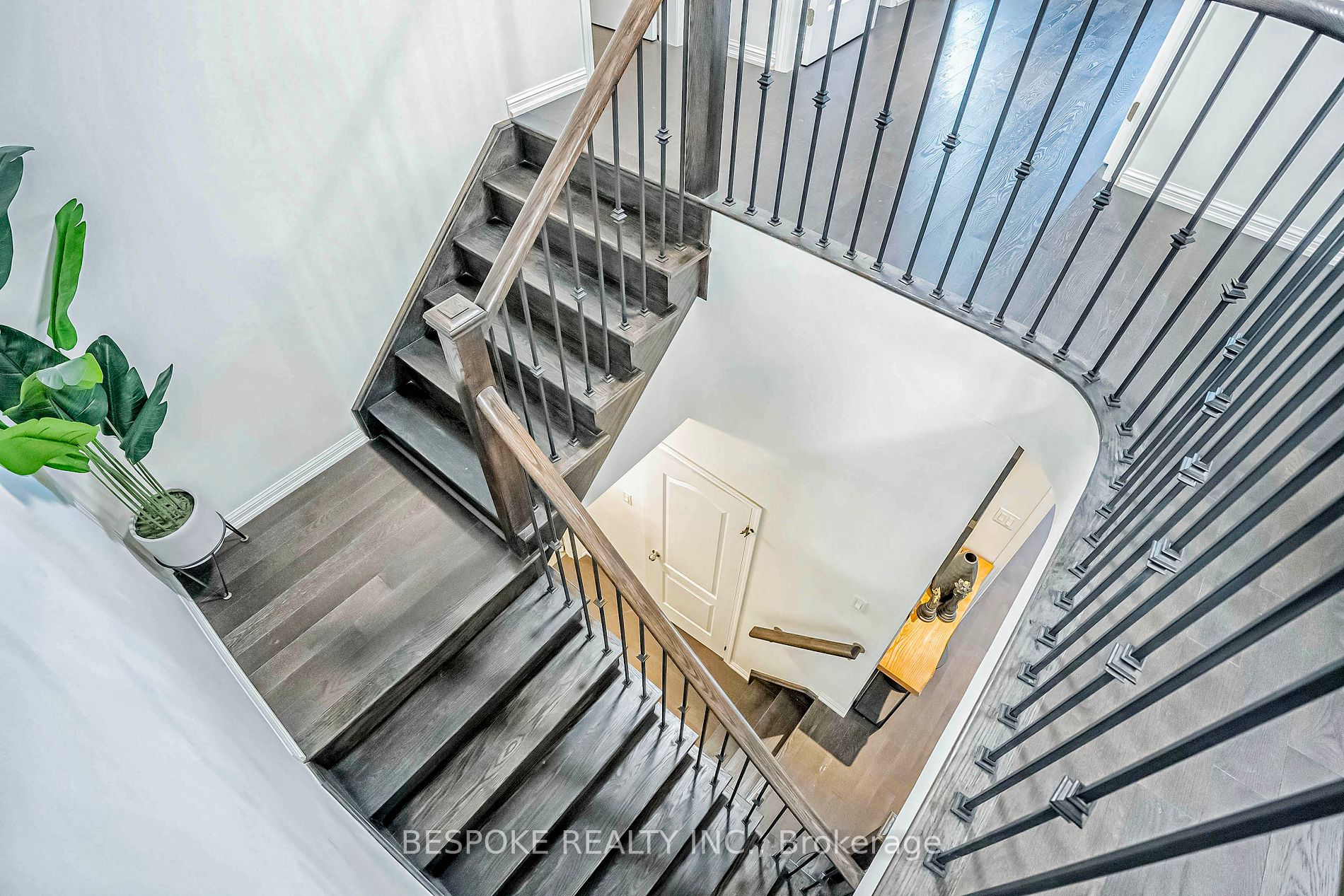136 Hurst Dr
