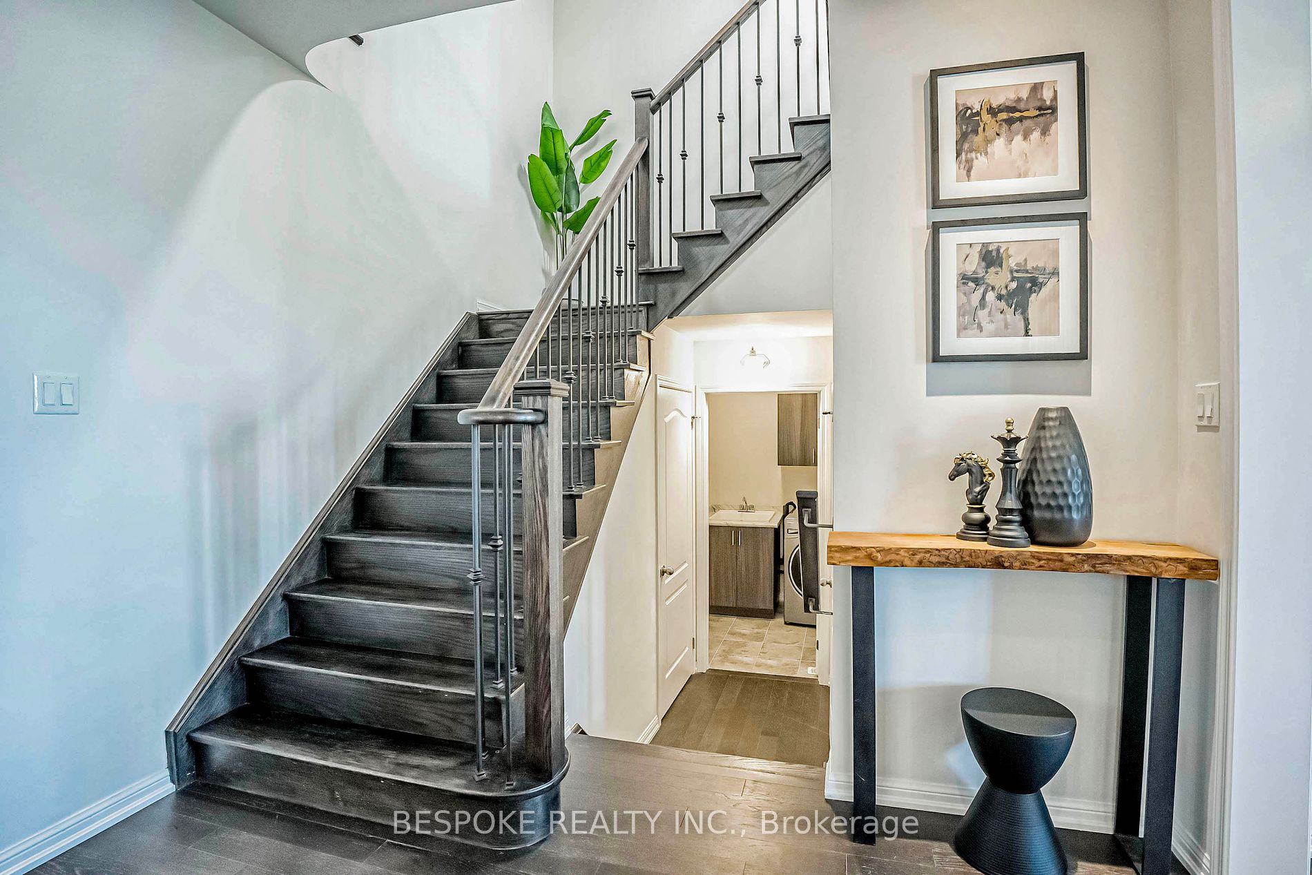 136 Hurst Dr