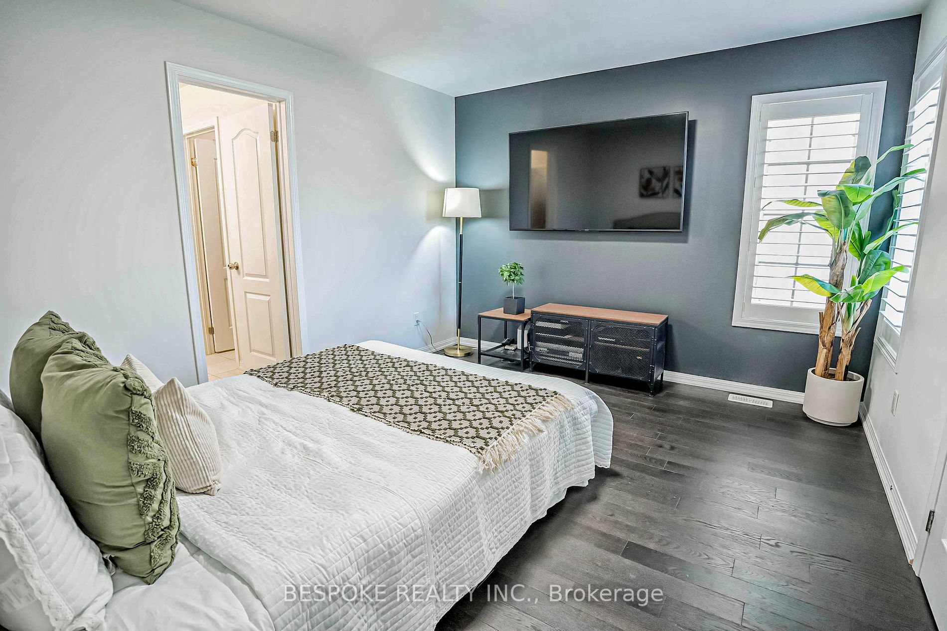 136 Hurst Dr