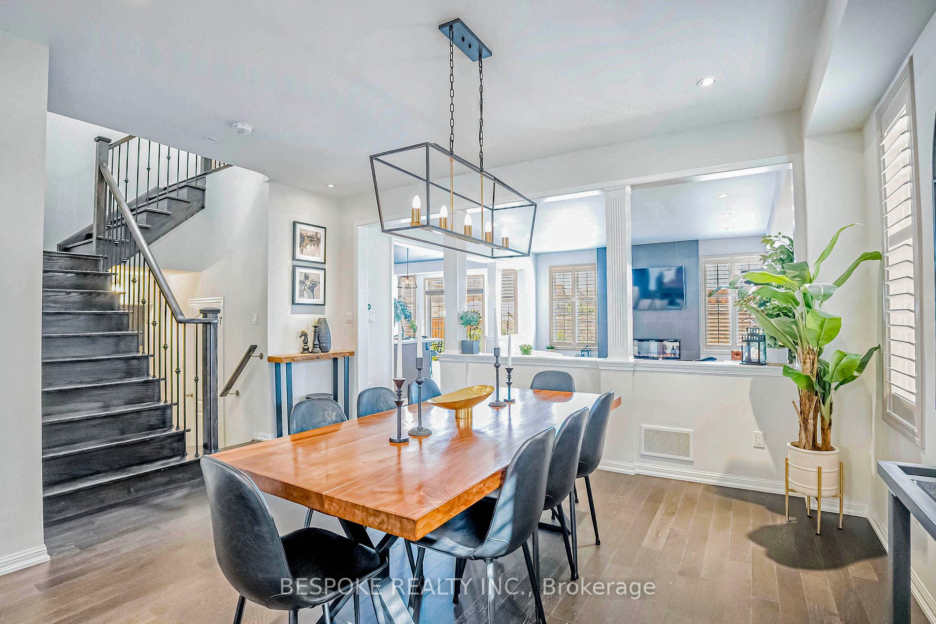 136 Hurst Dr