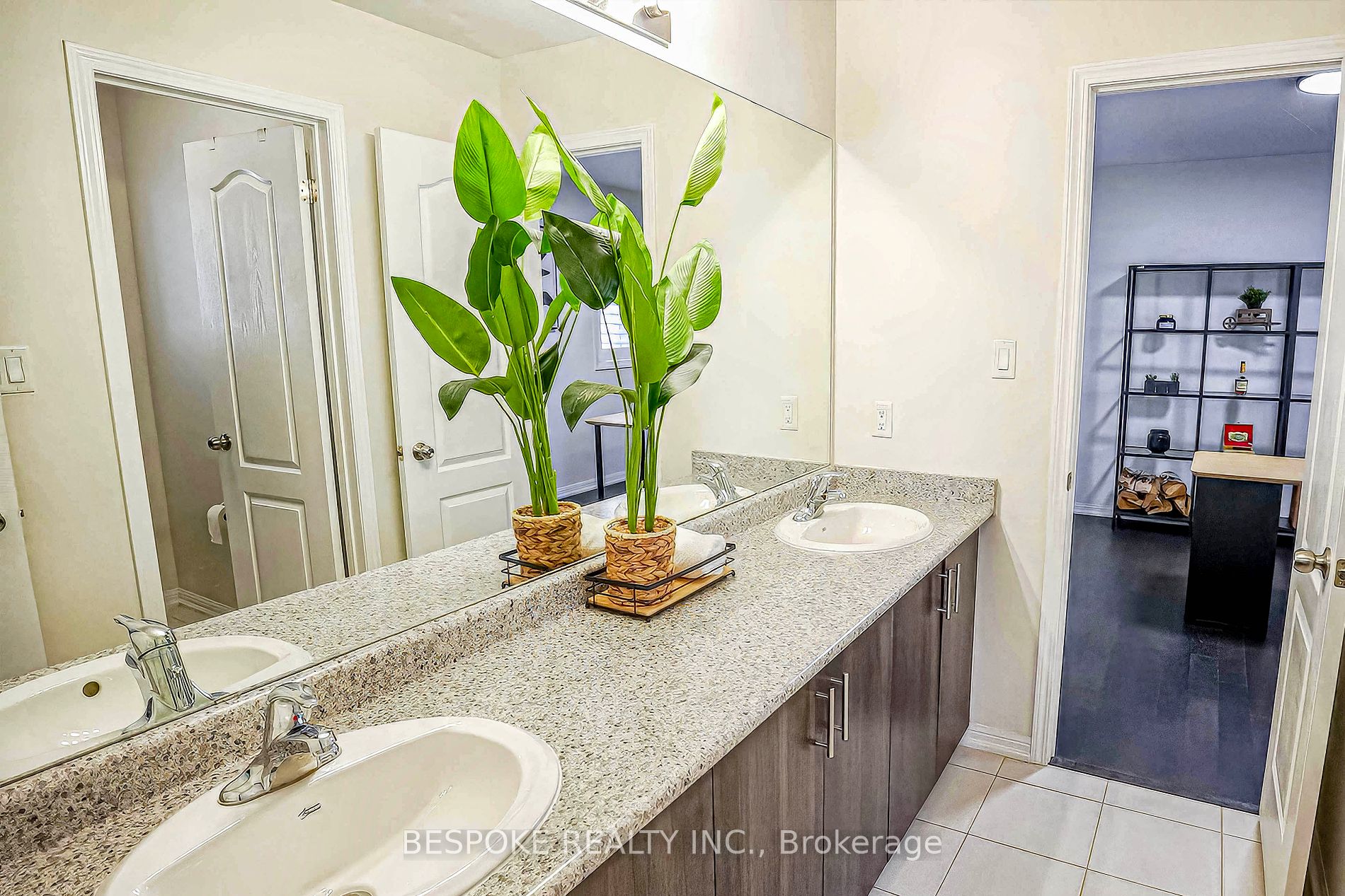 136 Hurst Dr